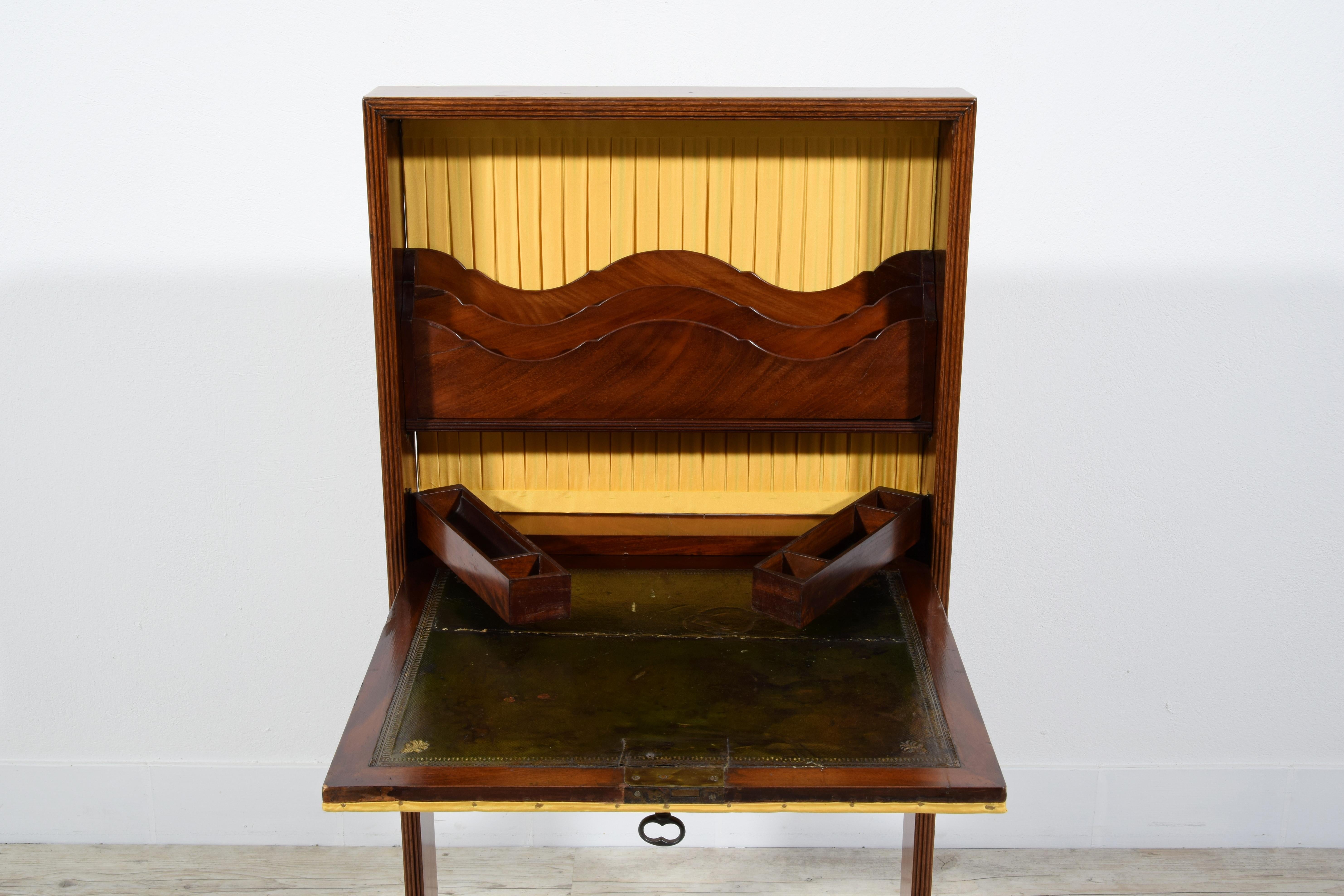 19. Jahrhundert, Französisch Wood Travel Desk im Angebot 9