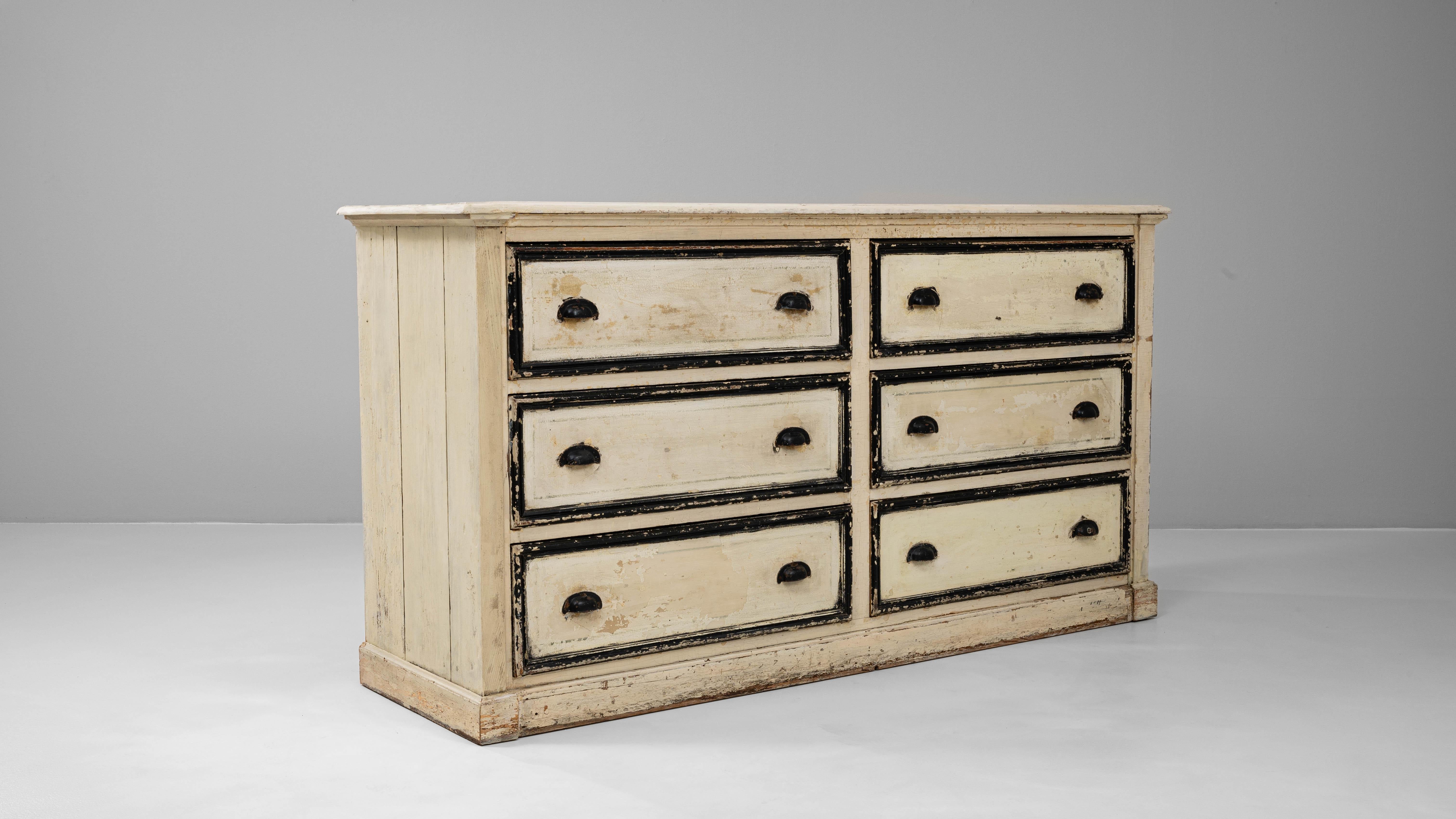 Cassettiera francese del XIX secolo in Wood White Patinated in vendita 4