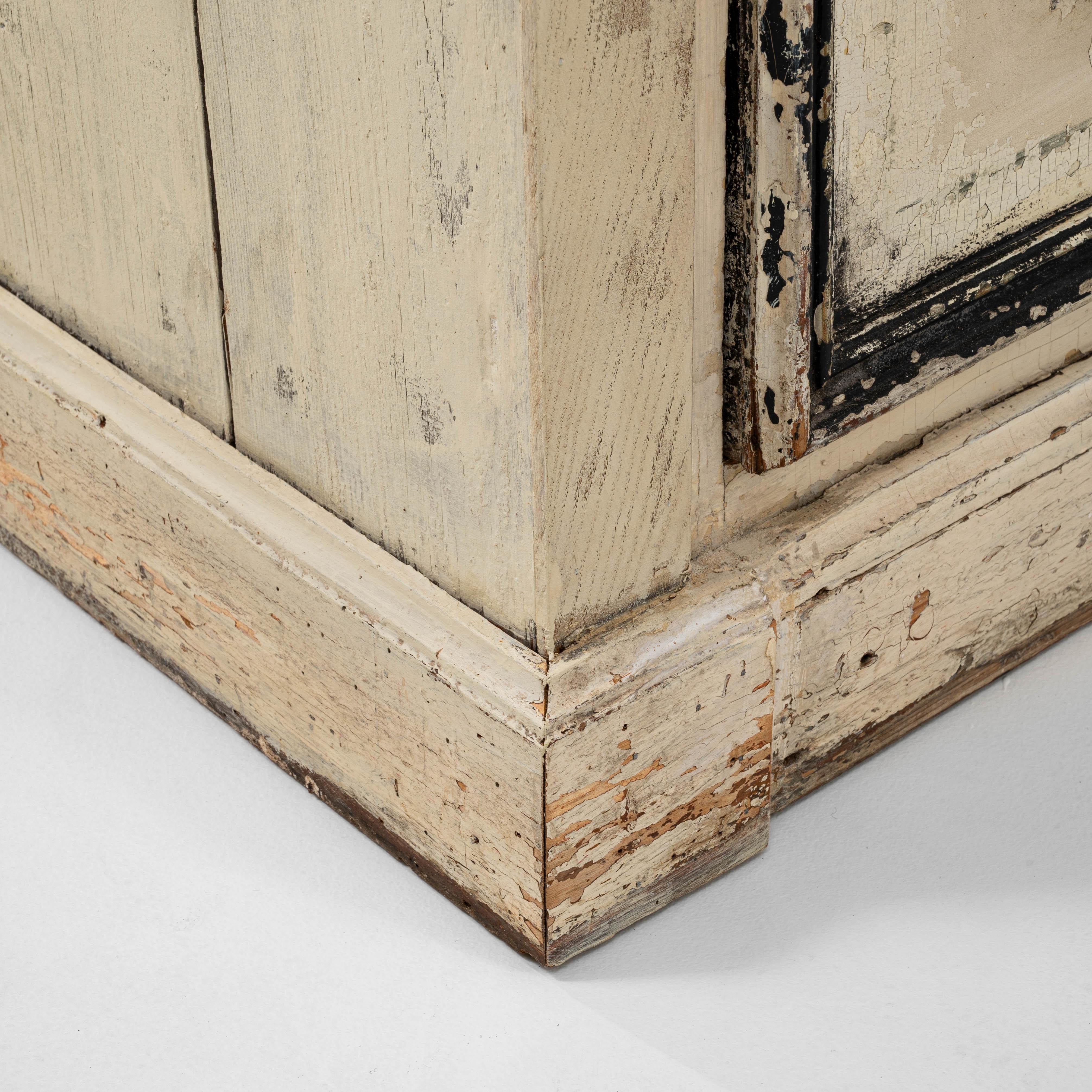 Cassettiera francese del XIX secolo in Wood White Patinated in vendita 7