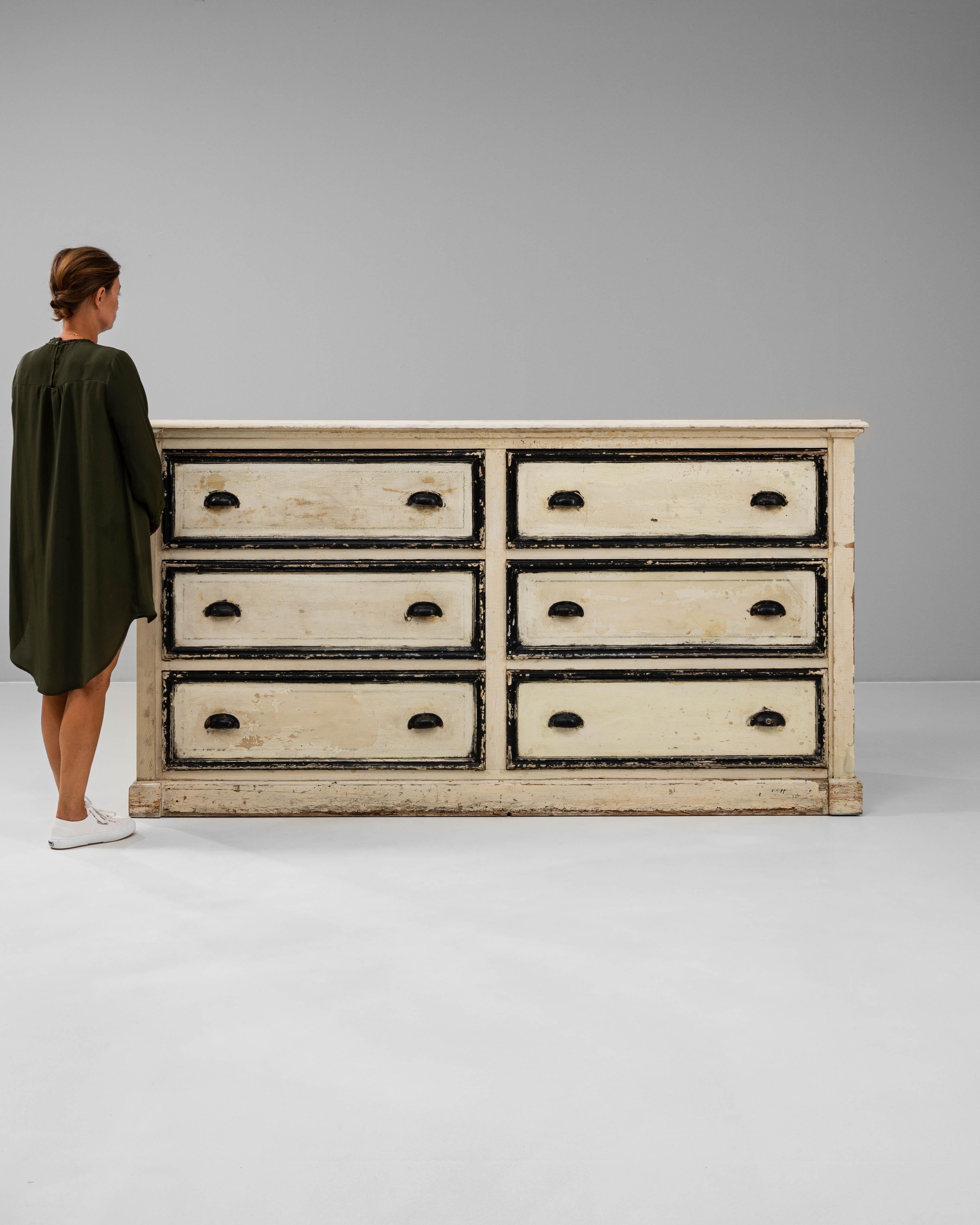Francese Cassettiera francese del XIX secolo in Wood White Patinated in vendita