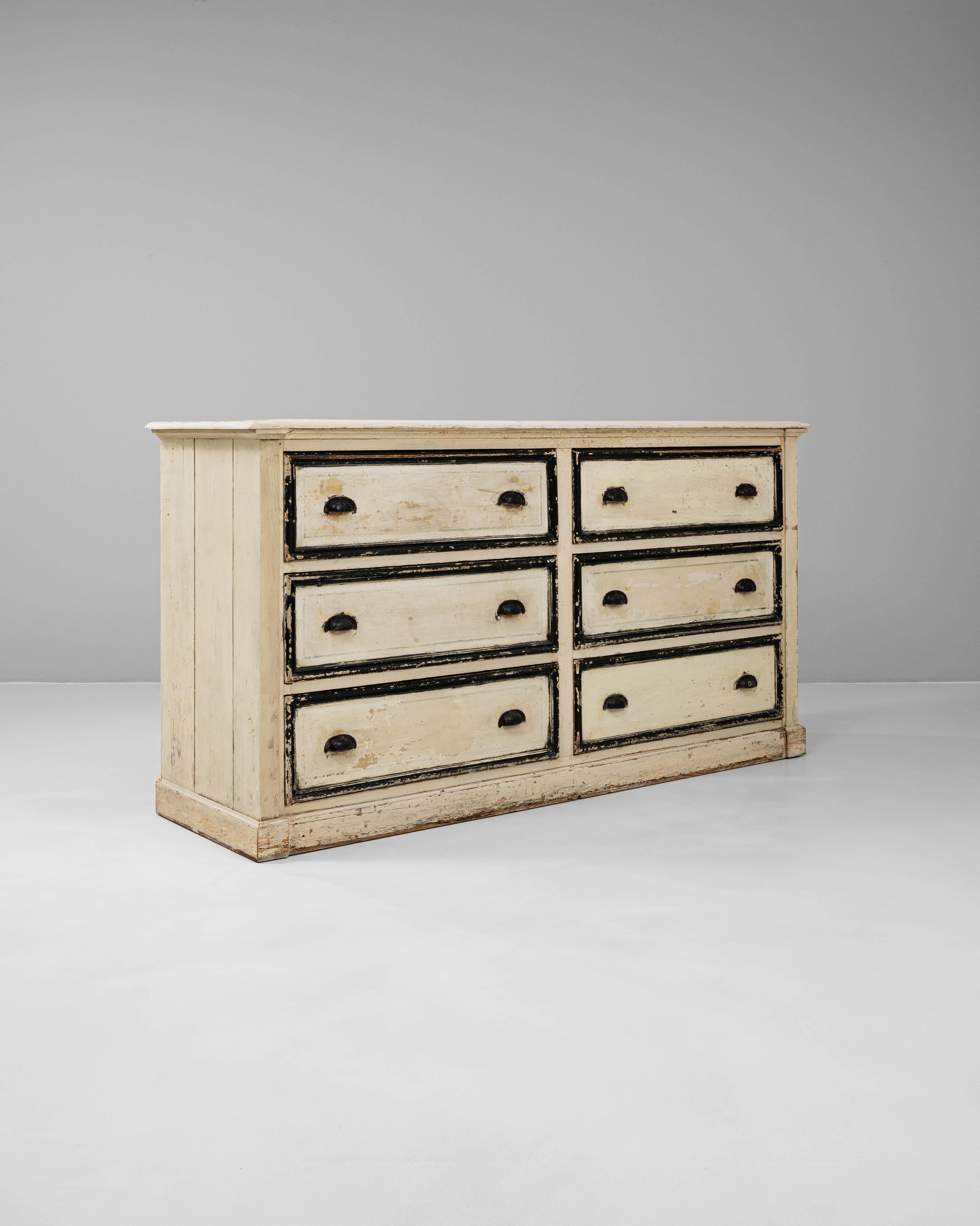 Patinato Cassettiera francese del XIX secolo in Wood White Patinated in vendita
