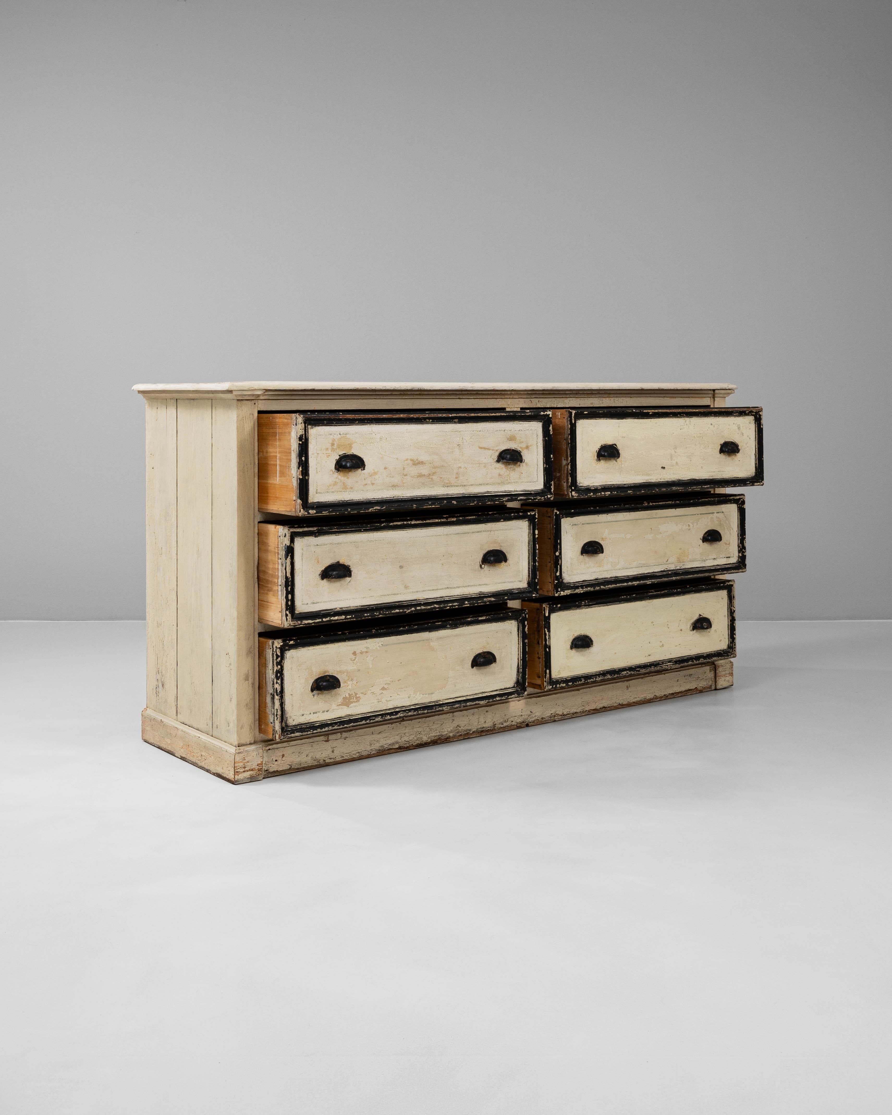 Cassettiera francese del XIX secolo in Wood White Patinated in vendita 1