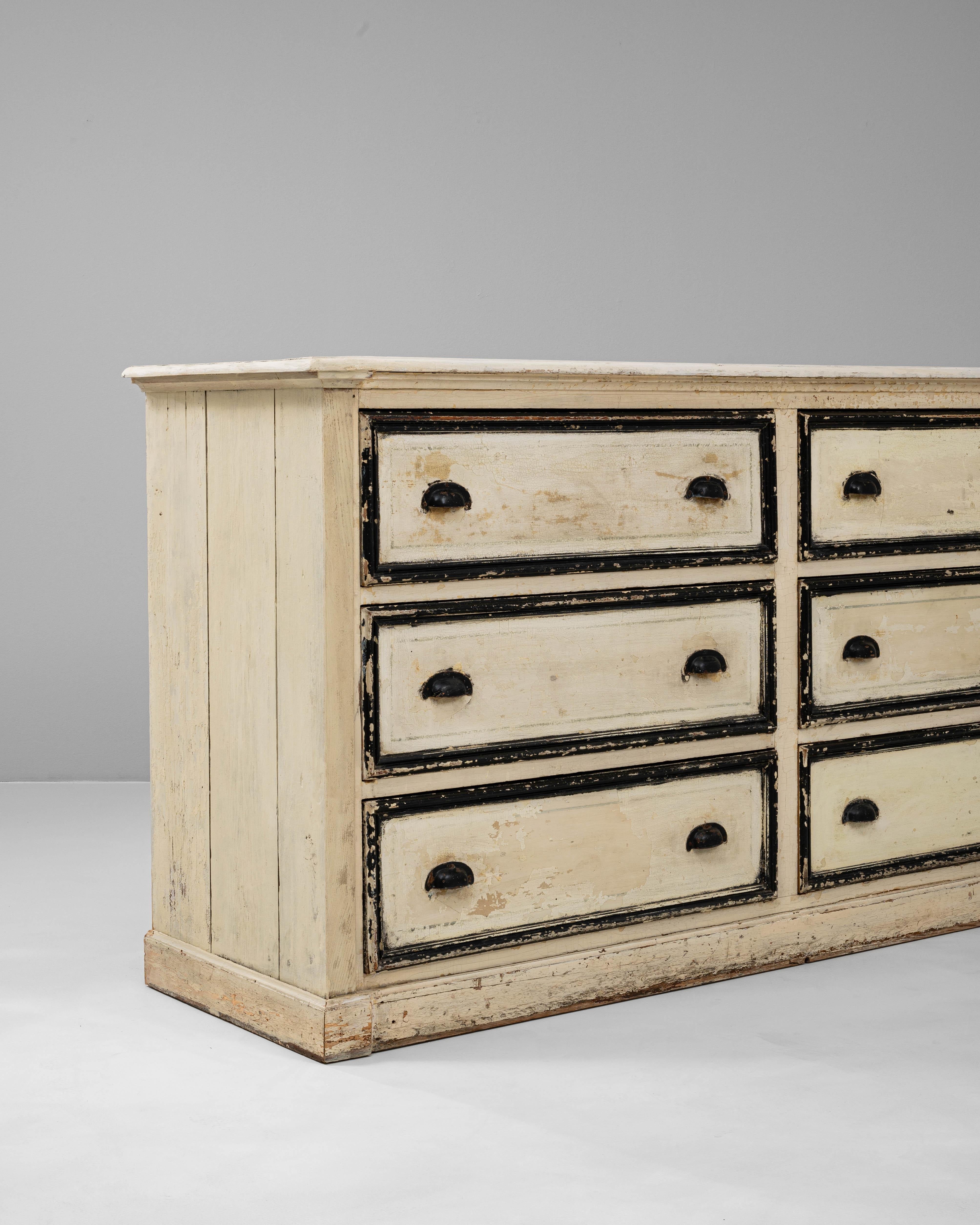 Cassettiera francese del XIX secolo in Wood White Patinated in vendita 3