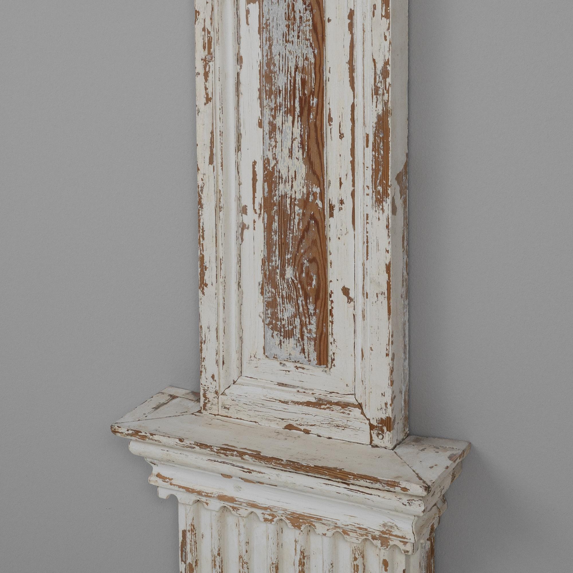 19th Century French Wood White Patinated Columns, a Pair For Sale 2