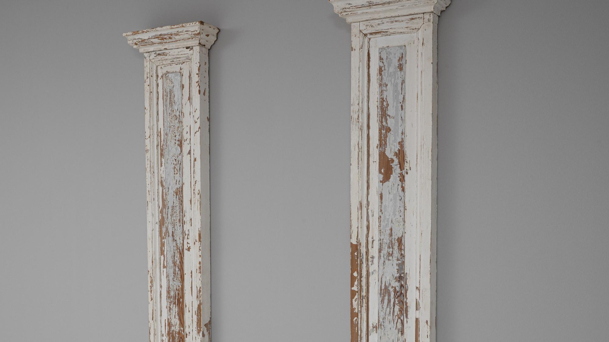 19th Century French Wood White Patinated Columns, a Pair For Sale 4