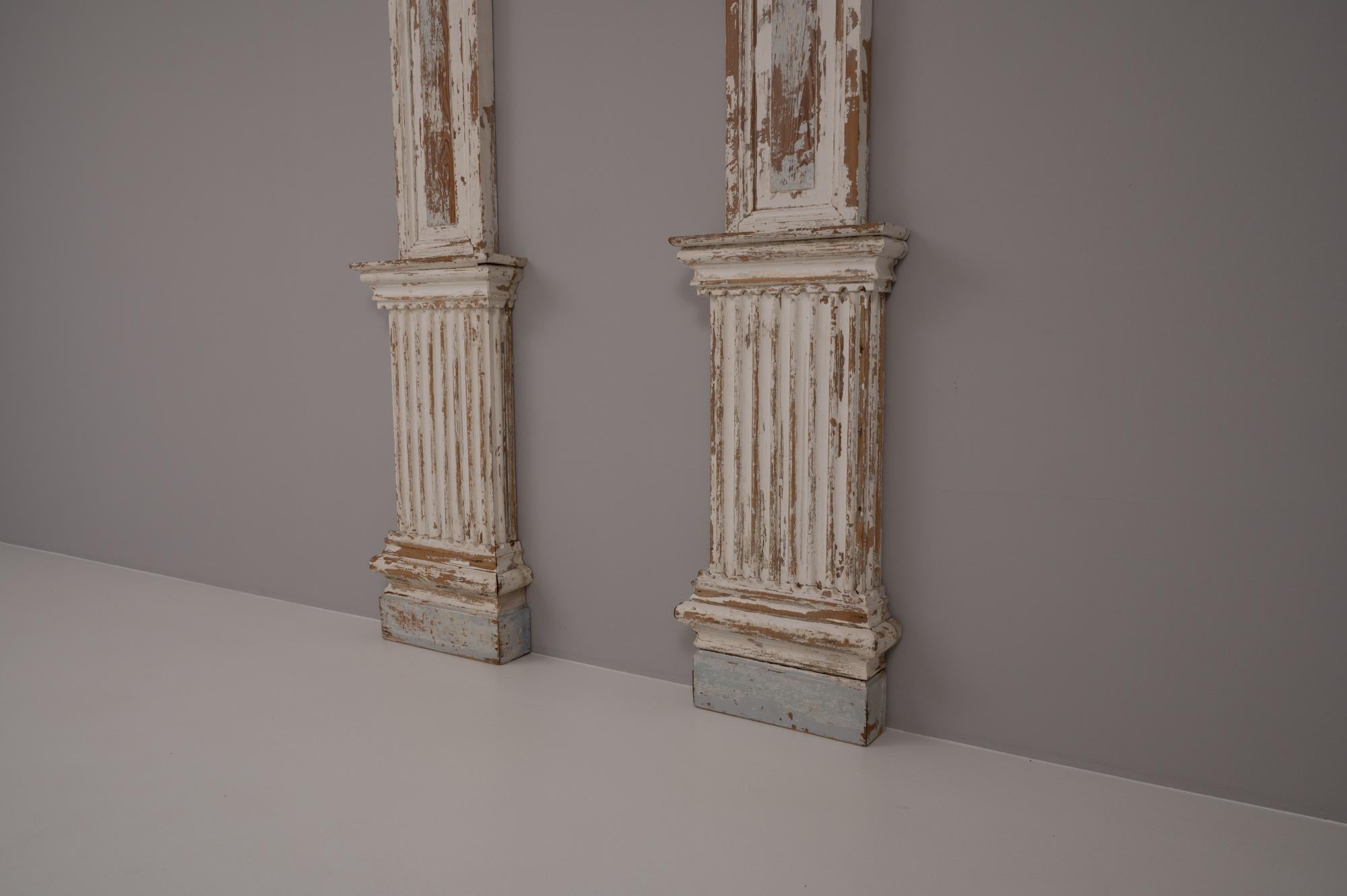 19th Century French Wood White Patinated Columns, a Pair For Sale 5