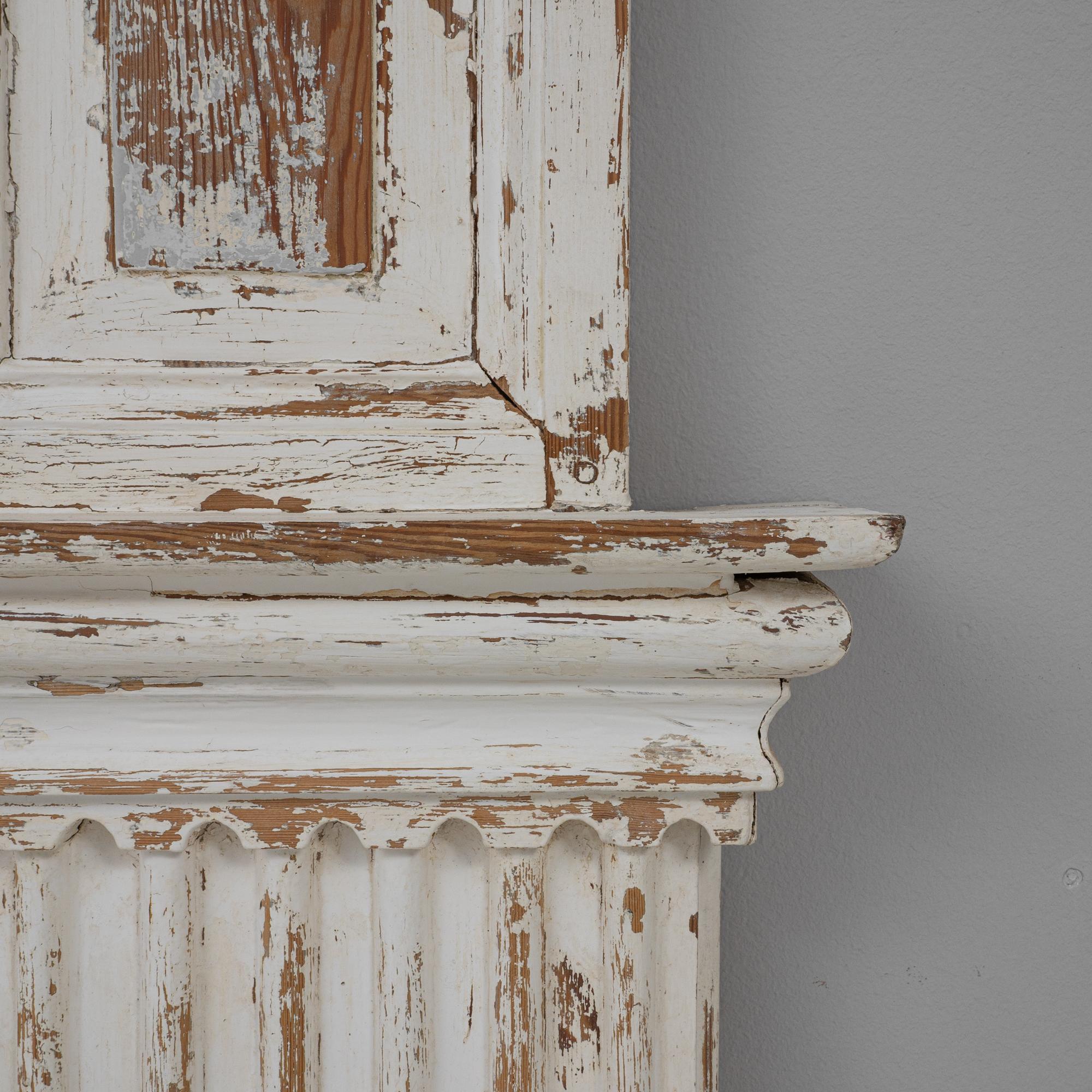 19th Century French Wood White Patinated Columns, a Pair For Sale 6