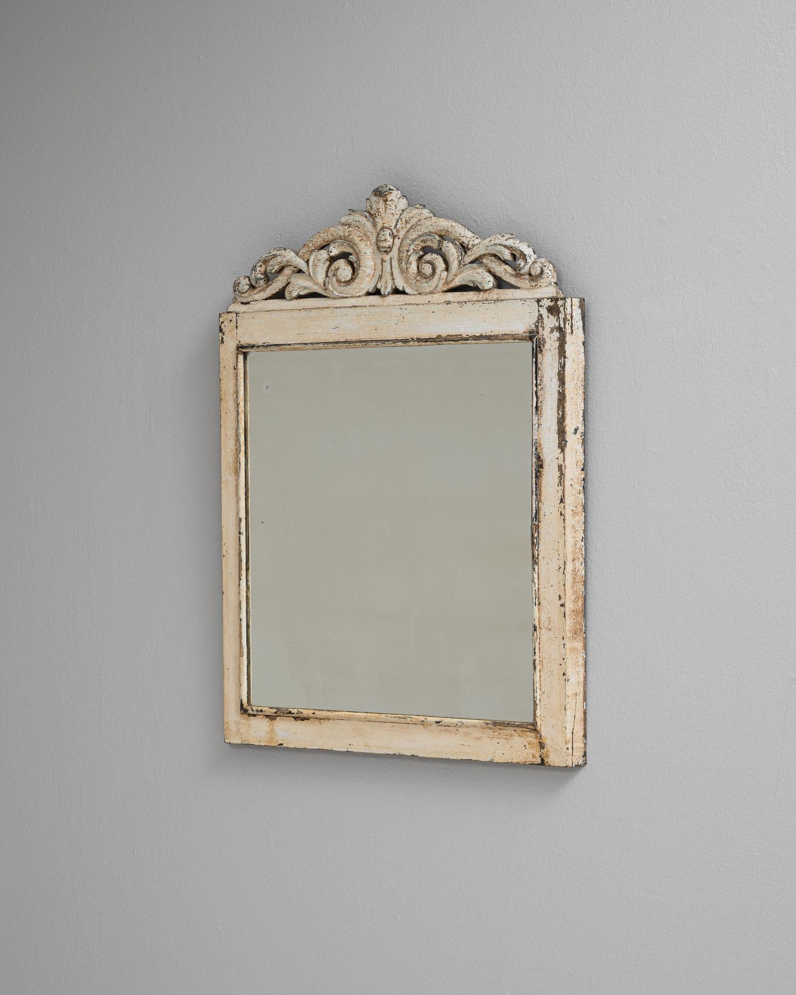 Francese Specchio francese del XIX secolo in legno patinato bianco in vendita