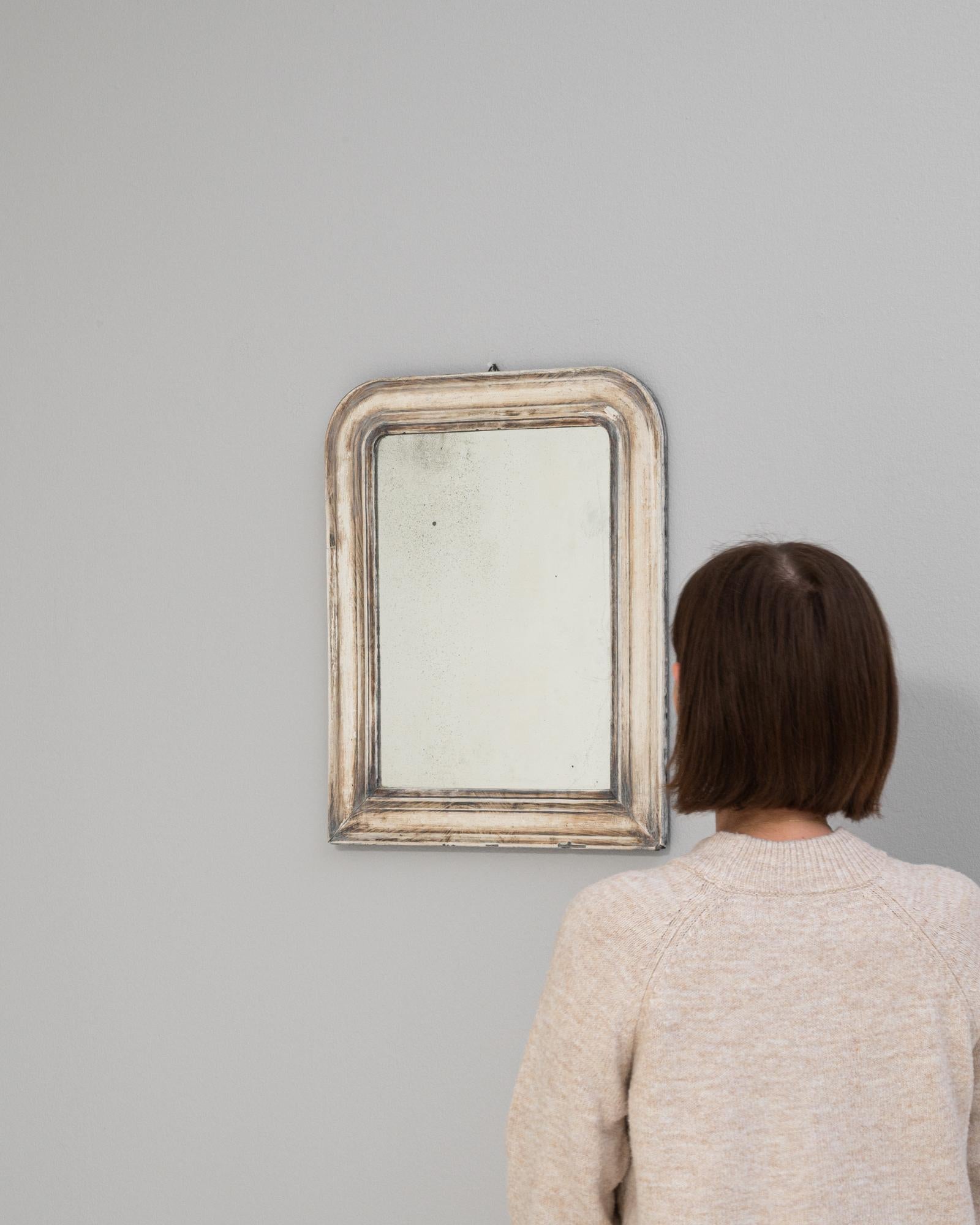 19th Century French Wood White Patinated Mirror For Sale 1