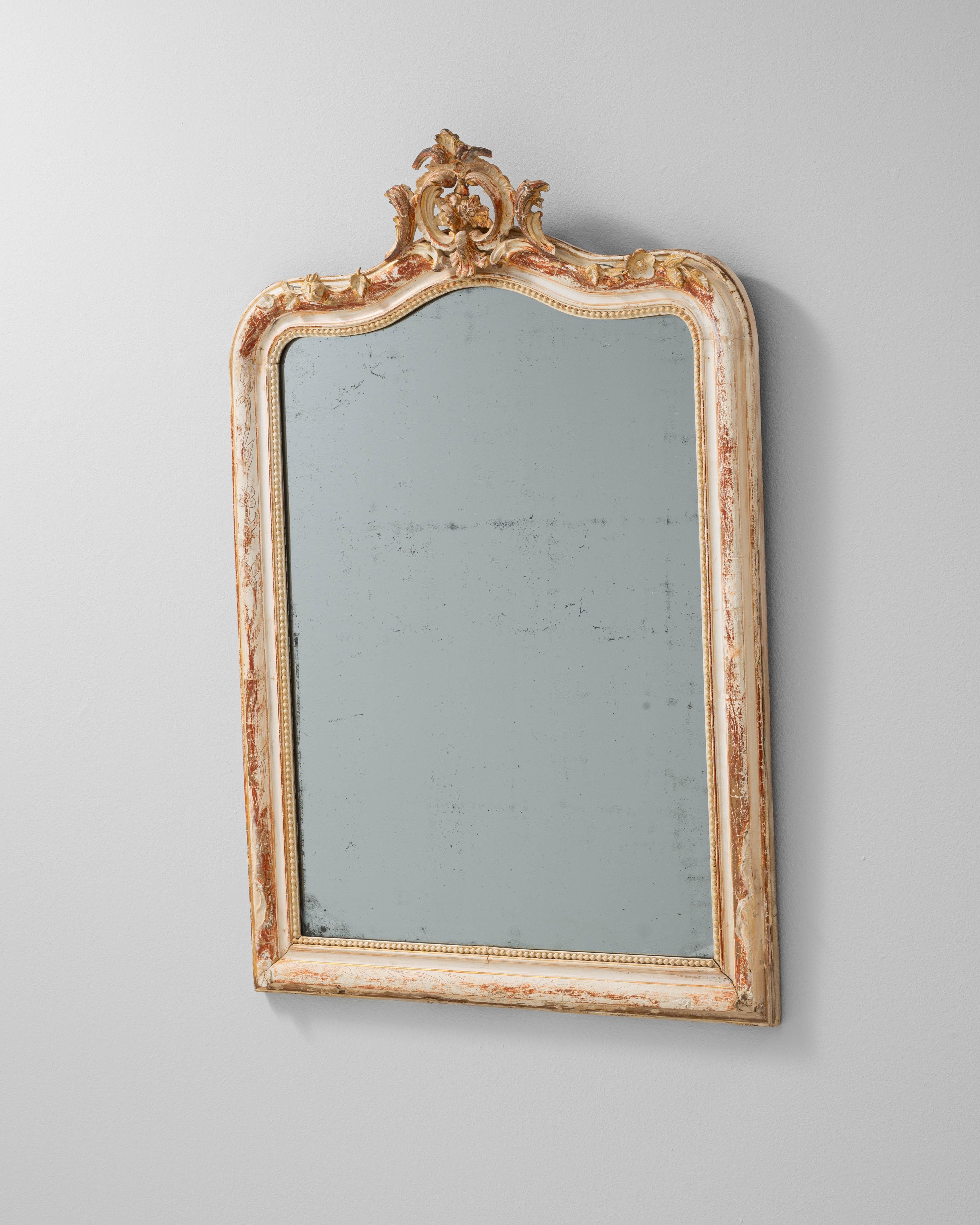 Espejo Francés Patinado Blanco de Madera del Siglo XIX siglo XIX en venta