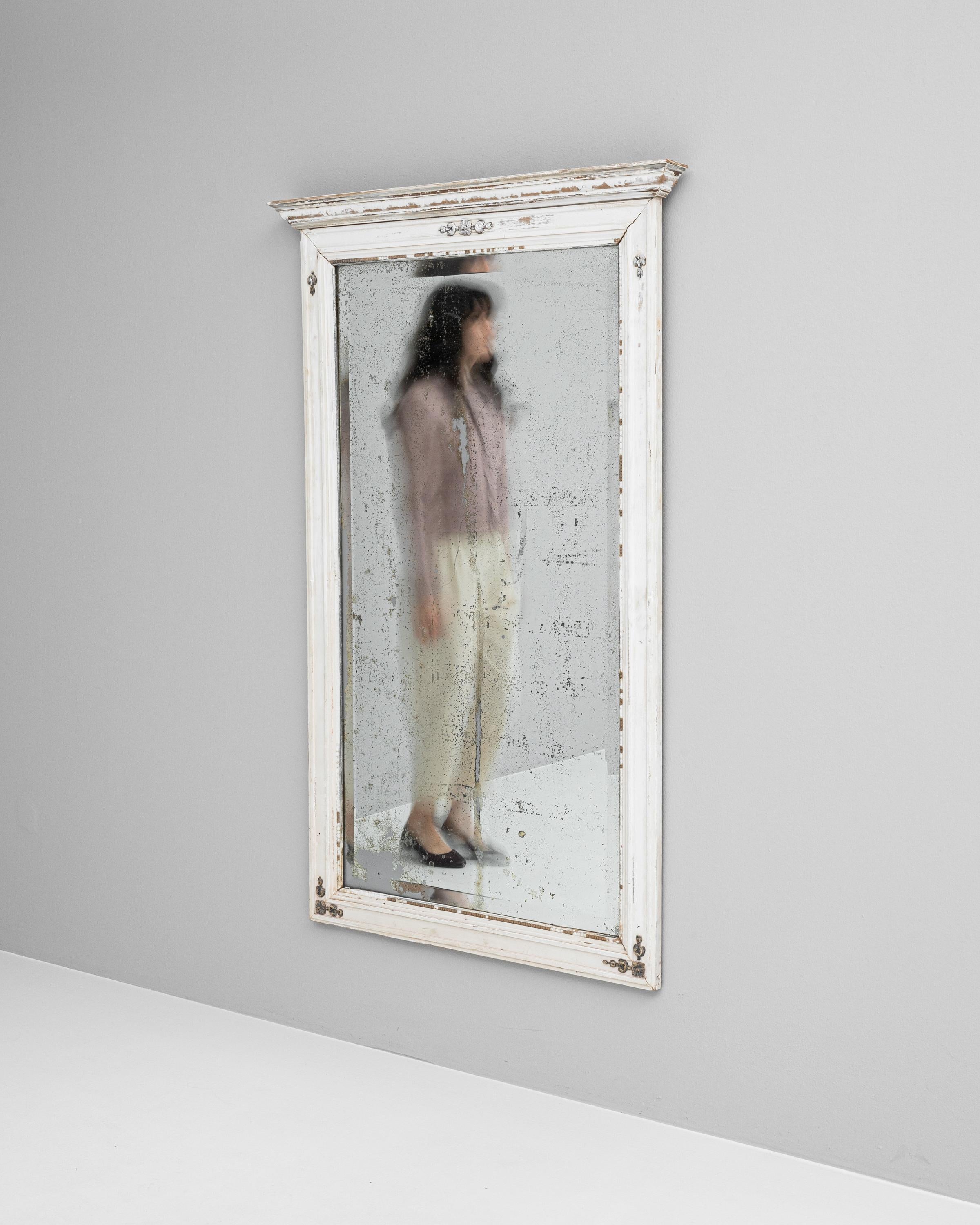 19th Century French Wood White Patinated Mirror For Sale 3