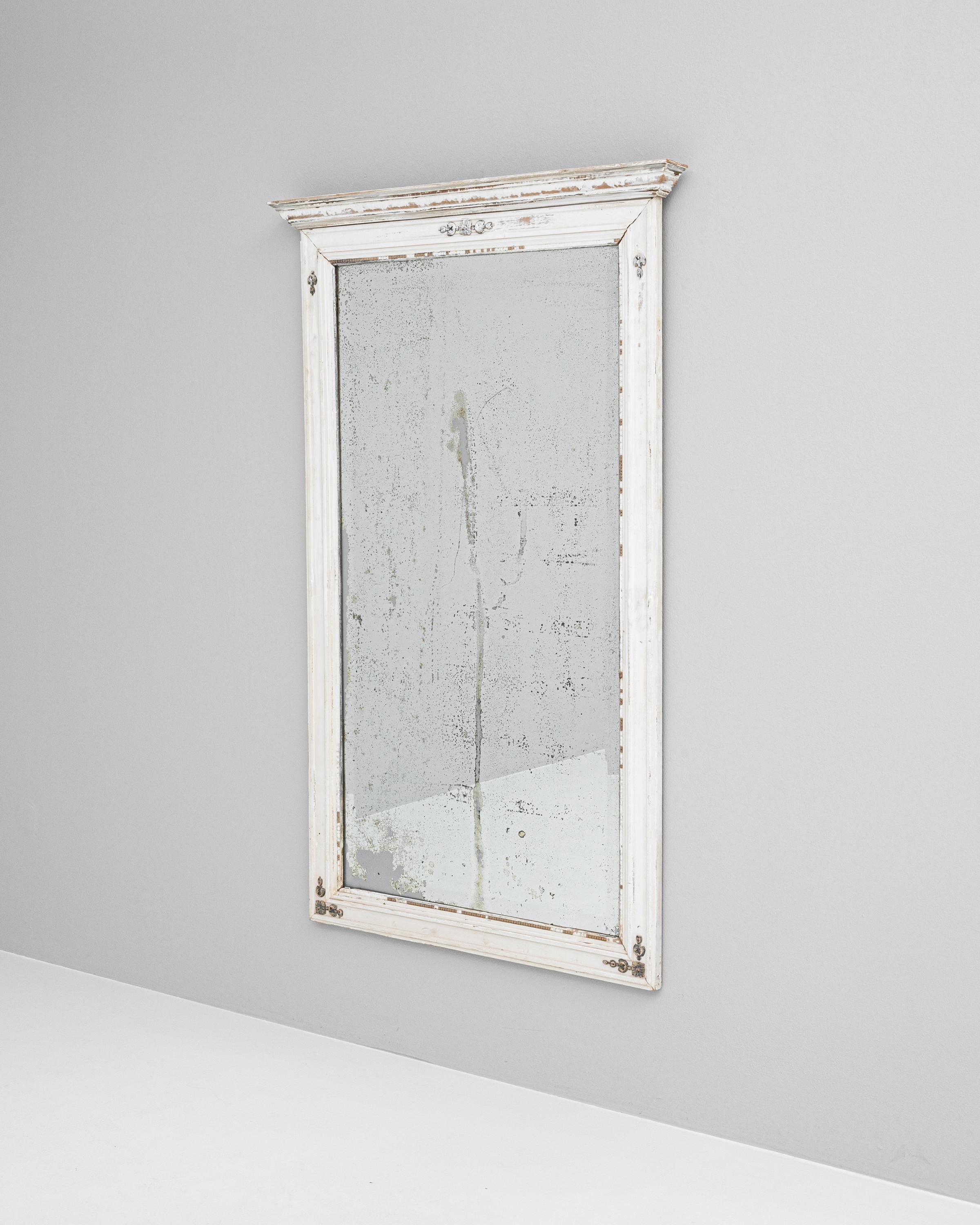 19th Century French Wood White Patinated Mirror For Sale 5