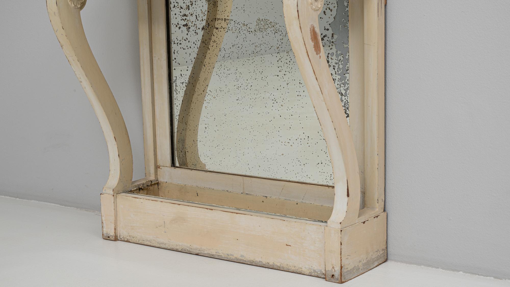 Tocador Francés del Siglo XIX de Madera Patinada Blanca en venta 8