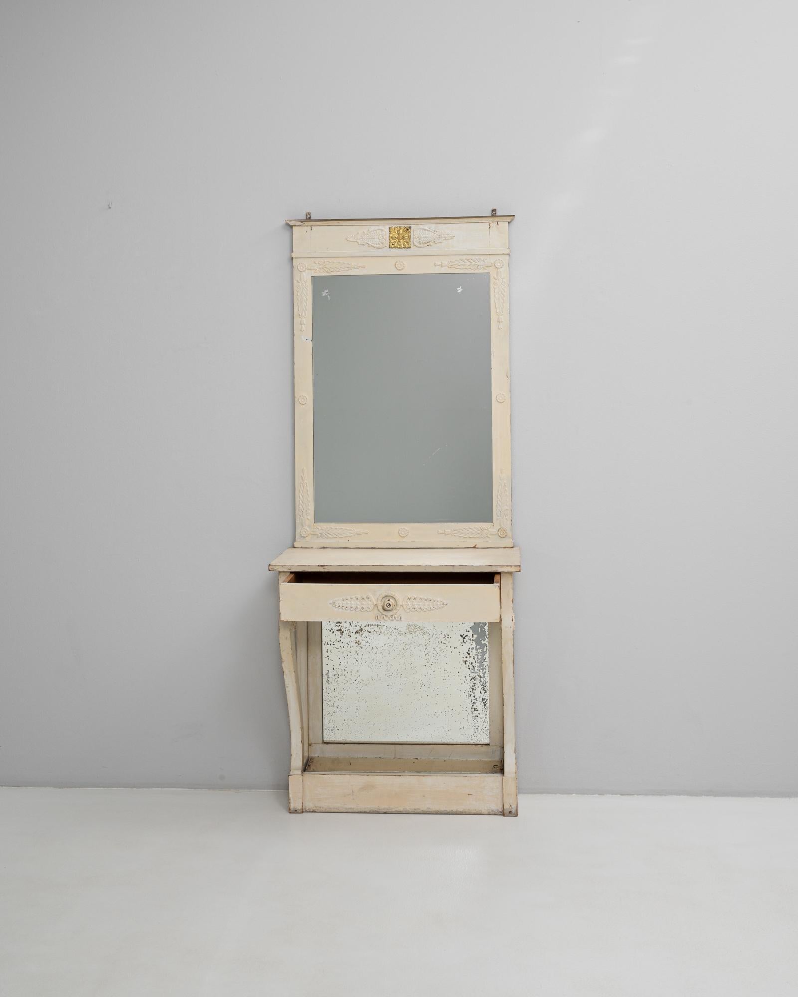 Tocador Francés del Siglo XIX de Madera Patinada Blanca en Bueno estado para la venta en High Point, NC