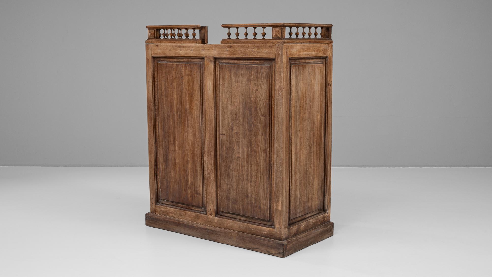 19th Century French Wooden Bar For Sale 5