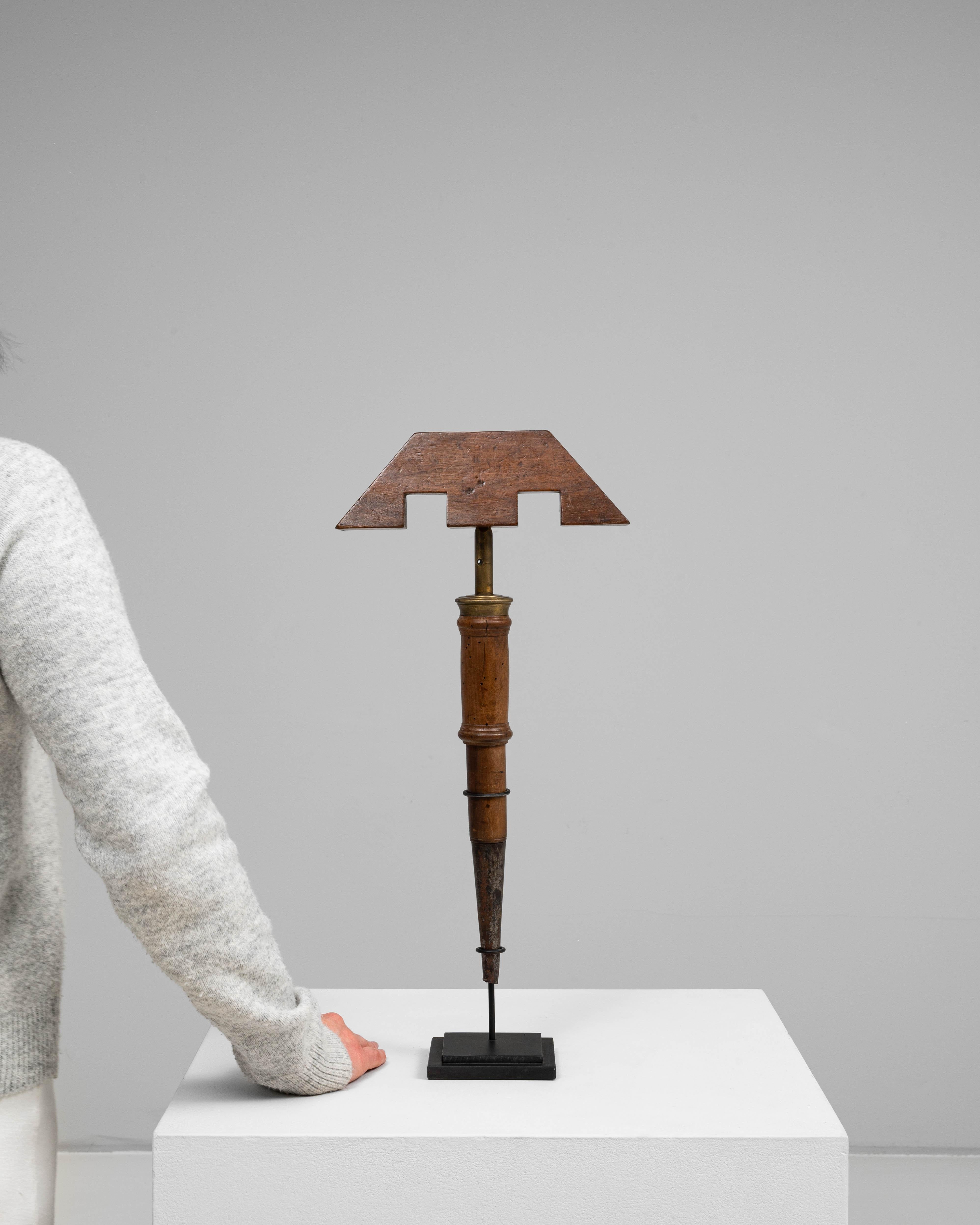 Señuelo francés de madera para pájaros del siglo XIX sobre soporte de metal Francés en venta