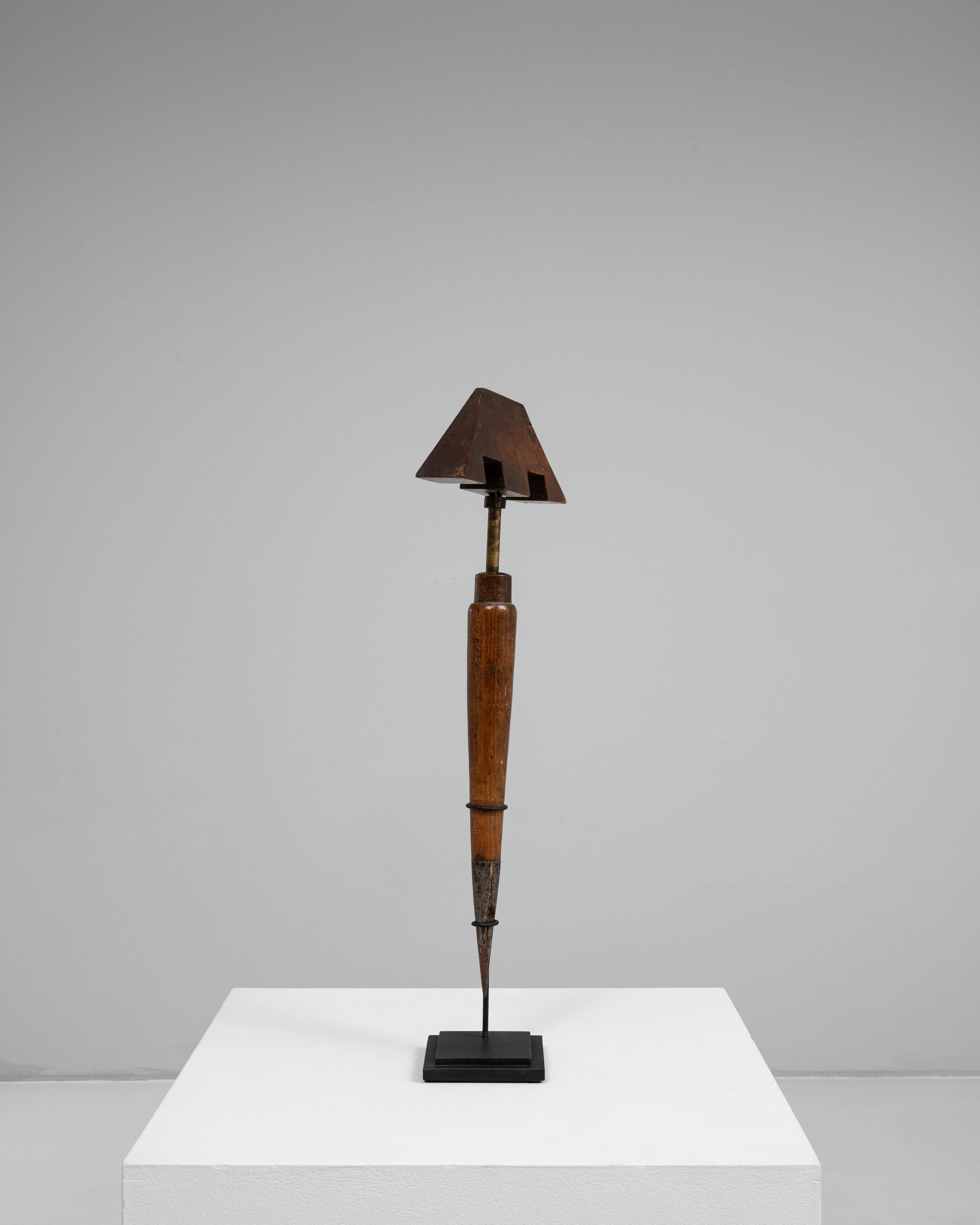 Leurre à oiseaux en bois du 19e siècle sur support en métal Bon état - En vente à High Point, NC