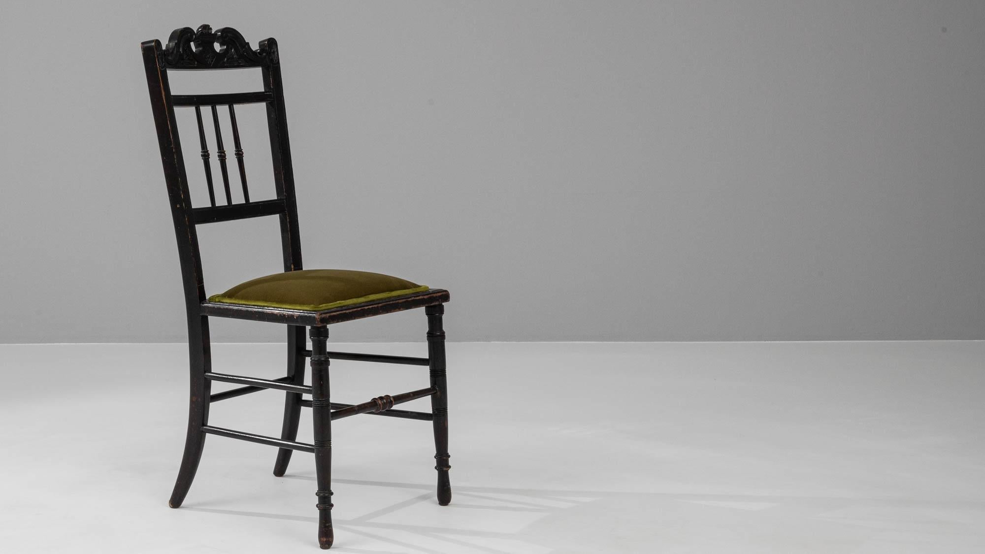 Chaise de bistrot française en bois du 19ème siècle en vente 4