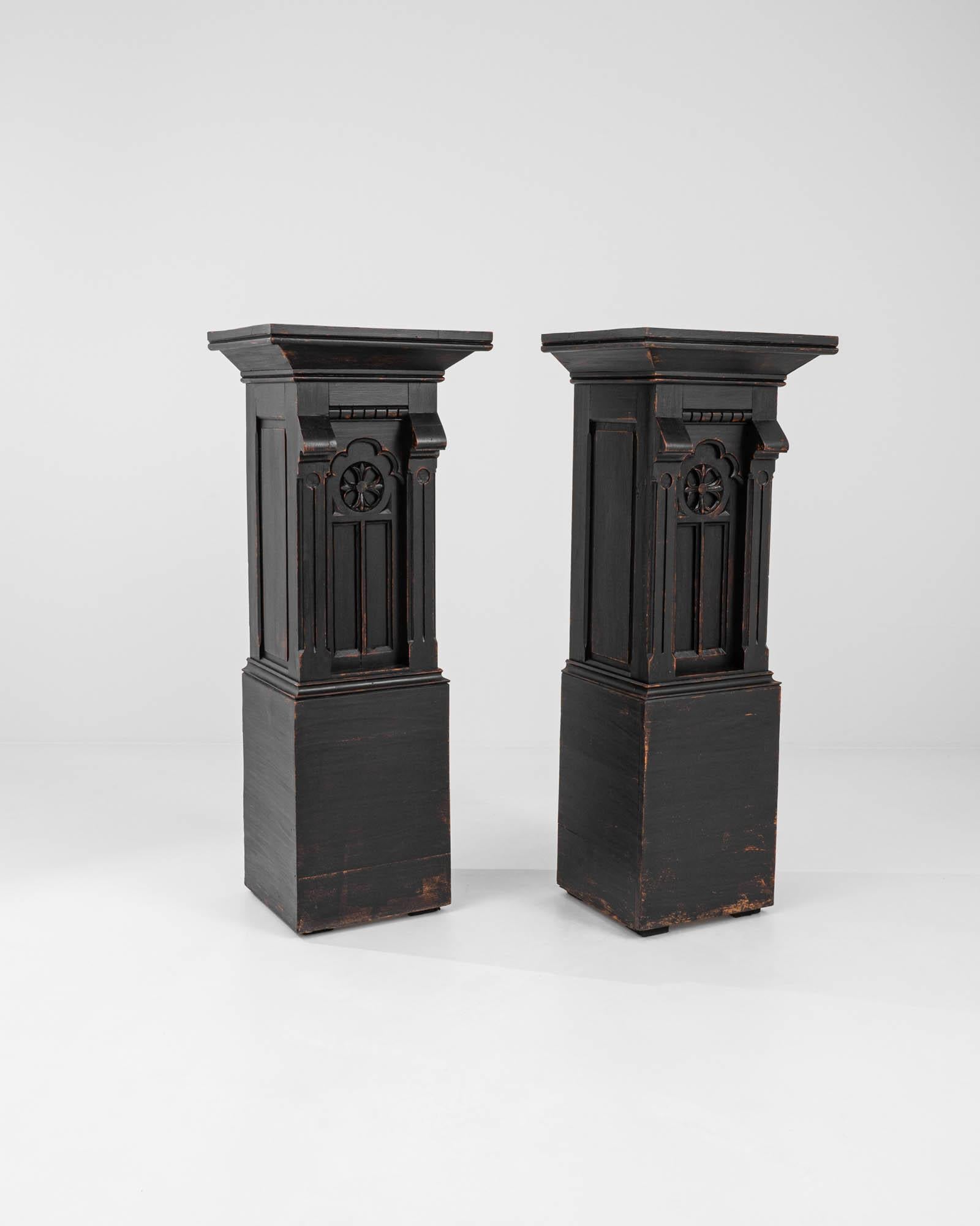 19th Century French Wooden Black Patinated Pedestals, Set of 2 For Sale 2