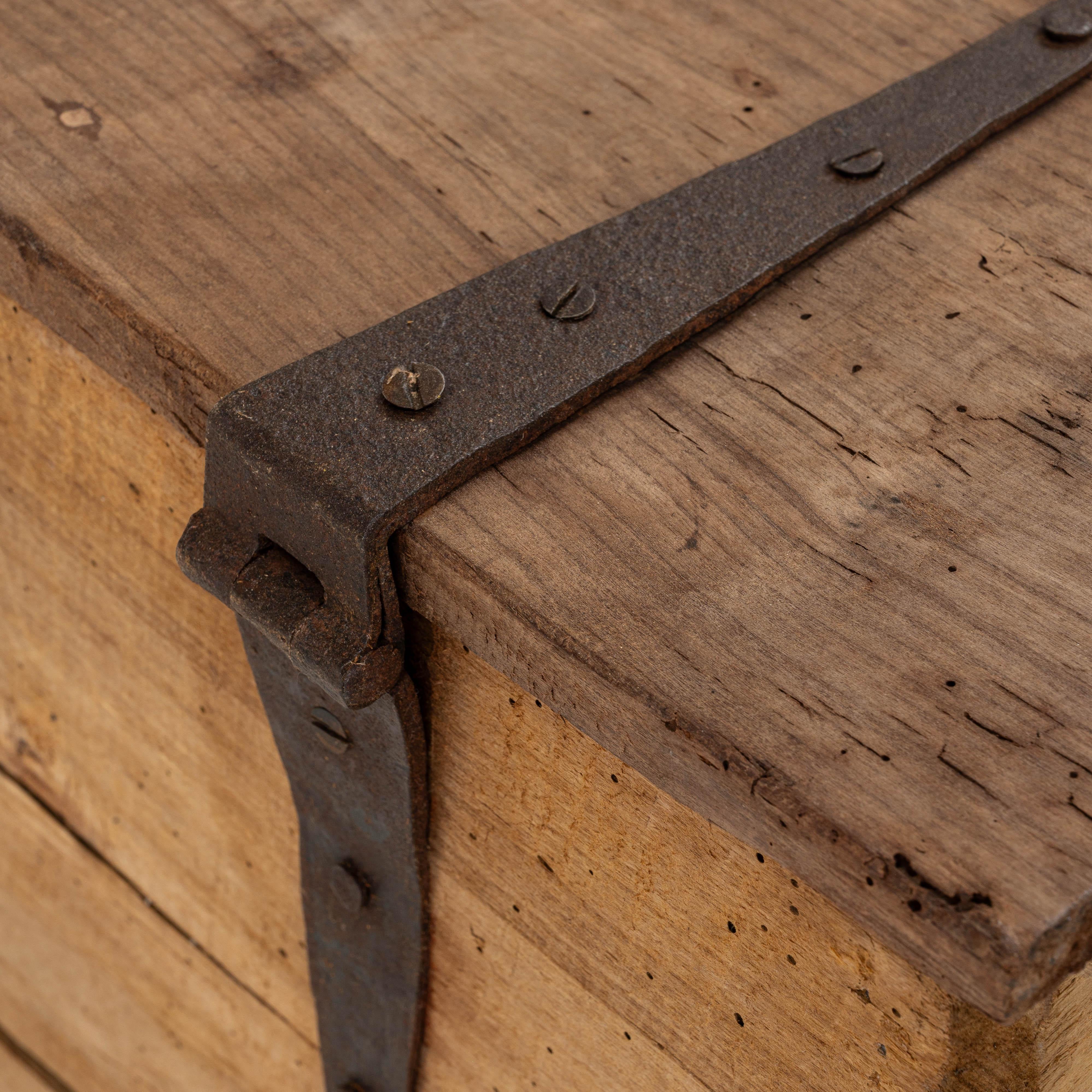 Cassapanca francese in legno del XIX secolo in vendita 8