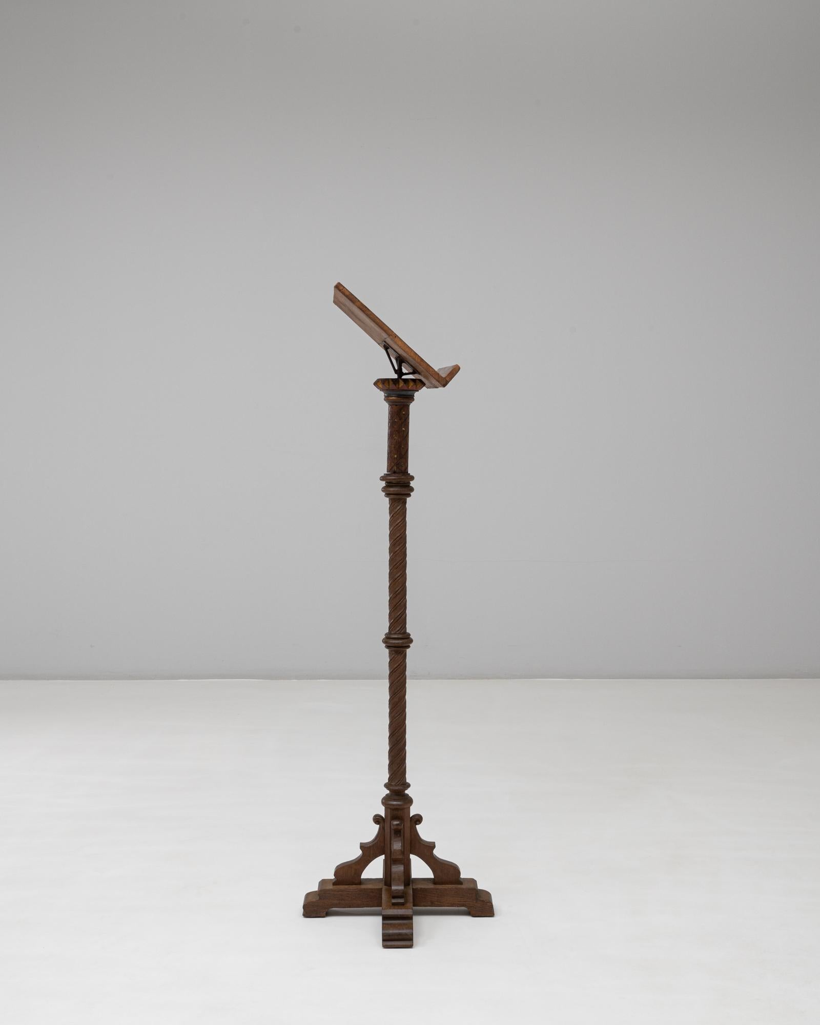 Présentoir à livres en bois français du 19e siècle avec patine d'origine Bon état - En vente à High Point, NC