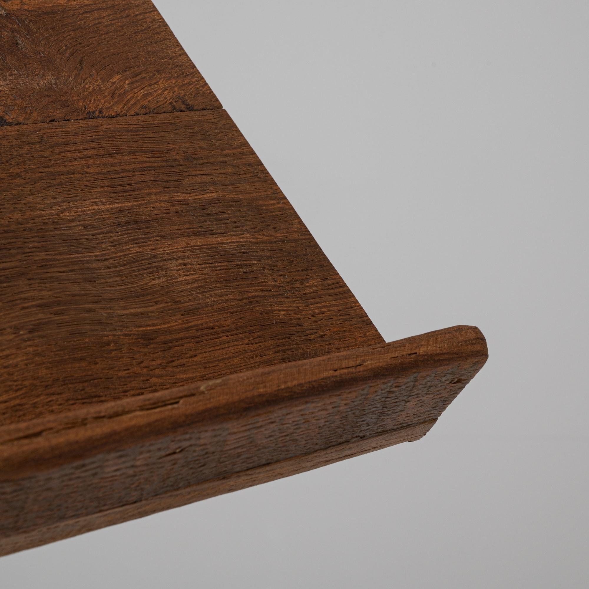 Présentoir à livres en bois français du 19e siècle avec patine d'origine en vente 3