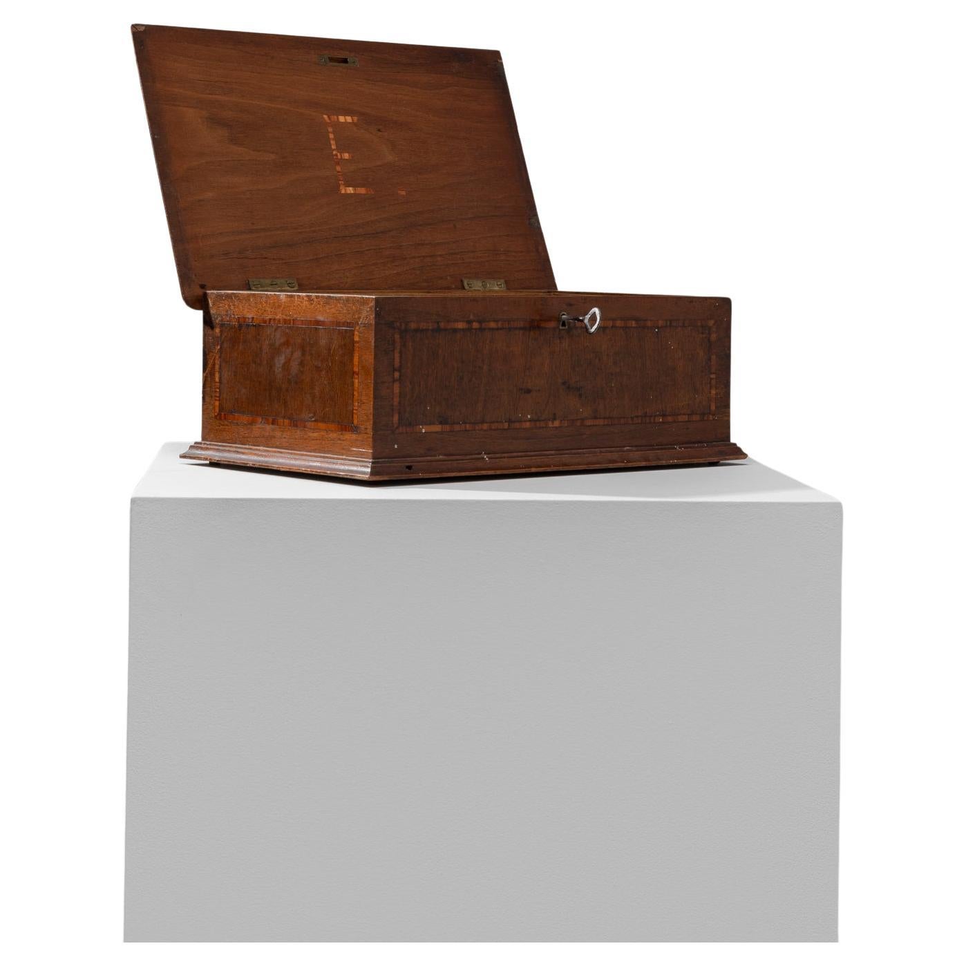 Boîte en bois française du 19e siècle