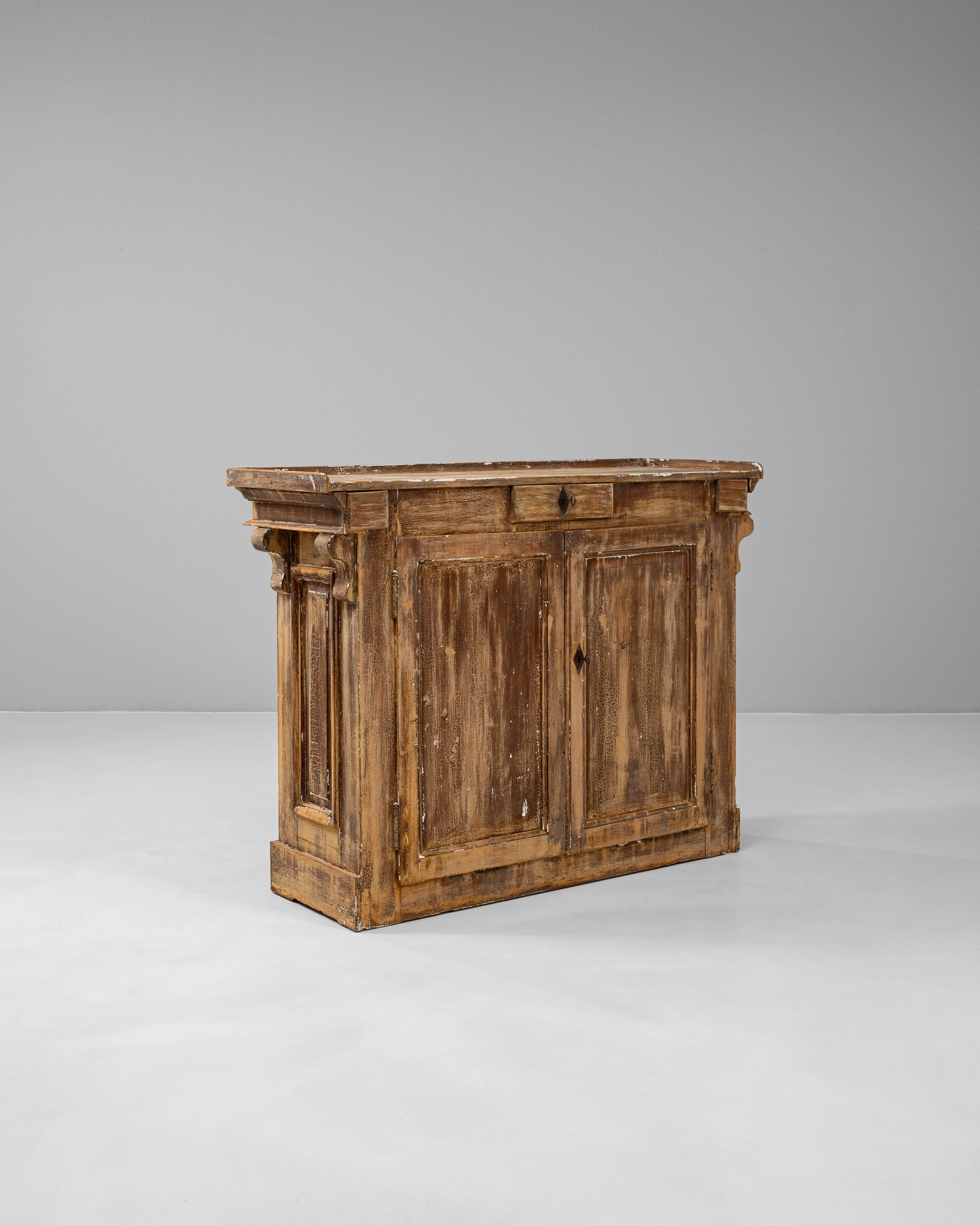 19th Century French Wooden Buffet (19. Jahrhundert) im Angebot