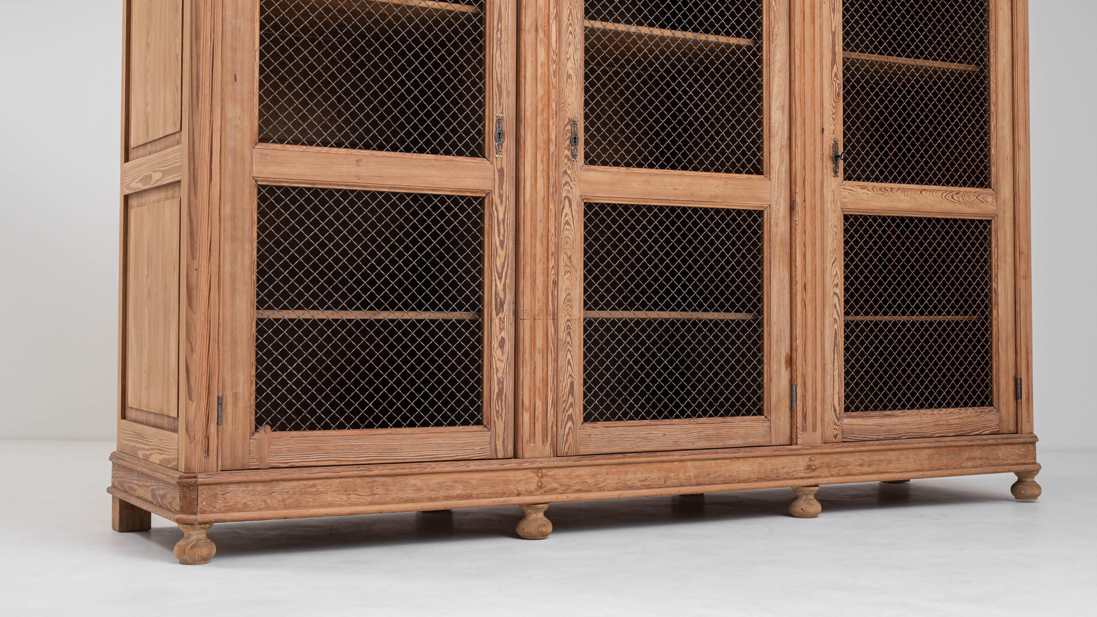 Cabinet en bois français du 19ème siècle en vente 3