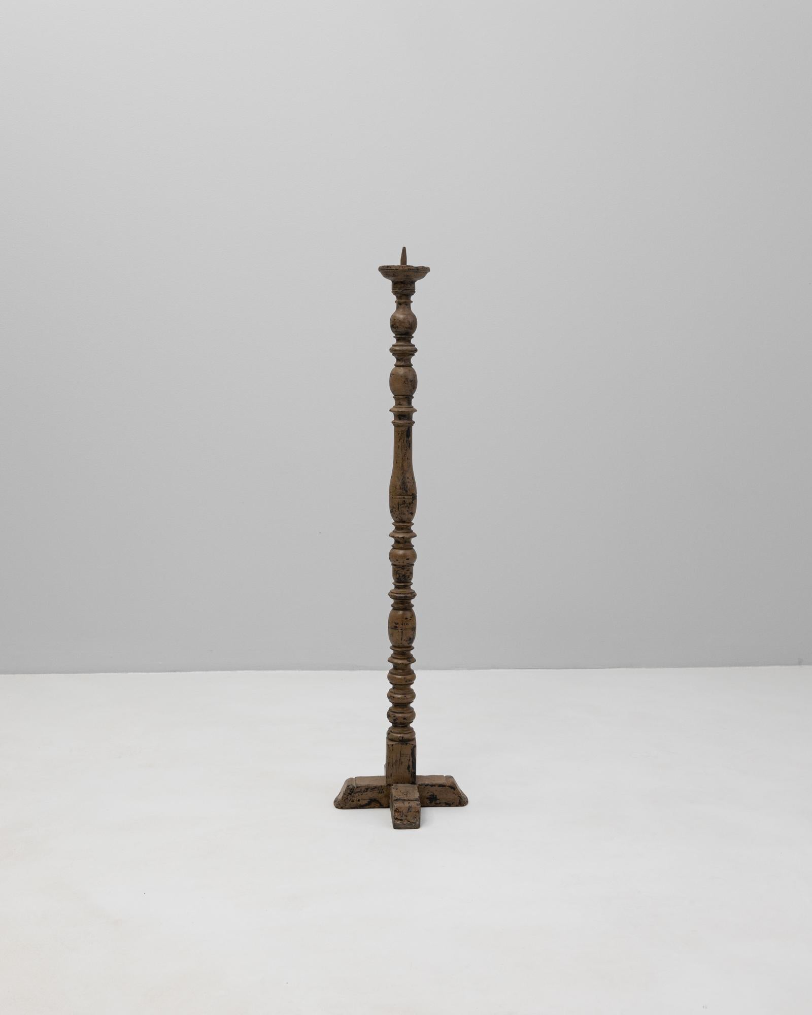 Francese Candeliere in legno francese del XIX secolo in vendita