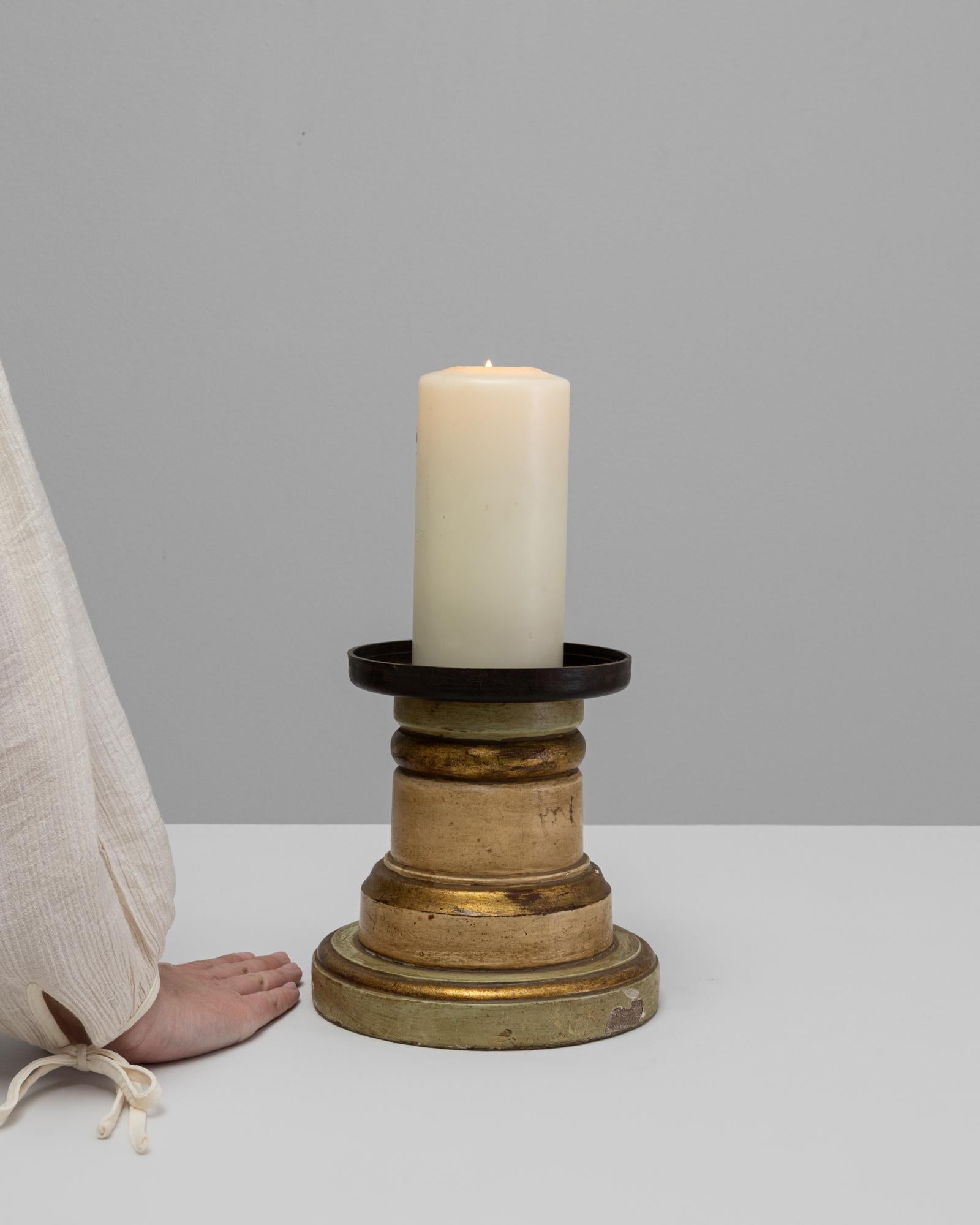 Portacandele in legno francese del XIX secolo In condizioni buone in vendita a High Point, NC