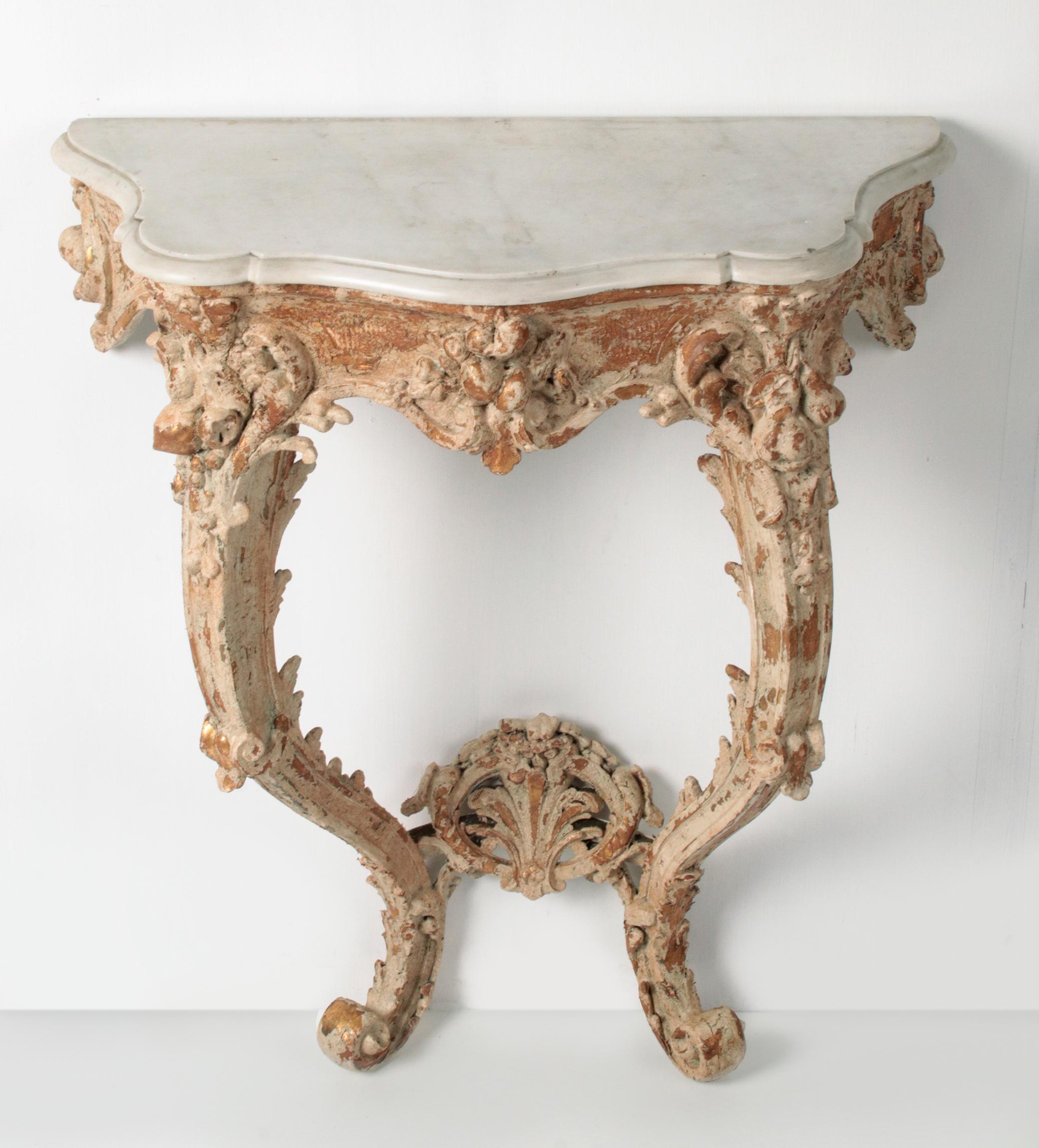 19th Century  French Wooden Carved Console Table In Good Condition In Casteren, Noord-Brabant