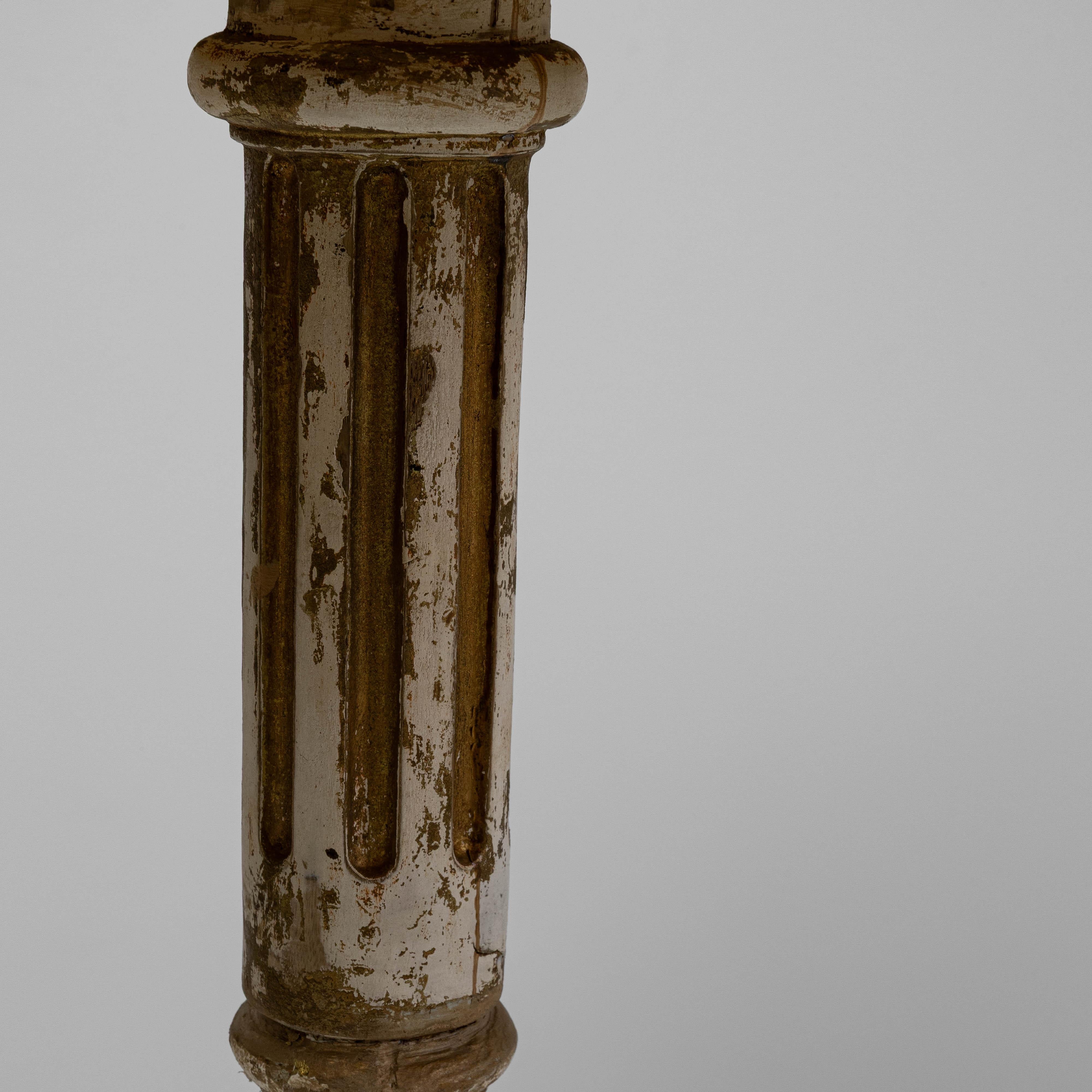 Lampe de table en bois sculpté du XIXe siècle en vente 6