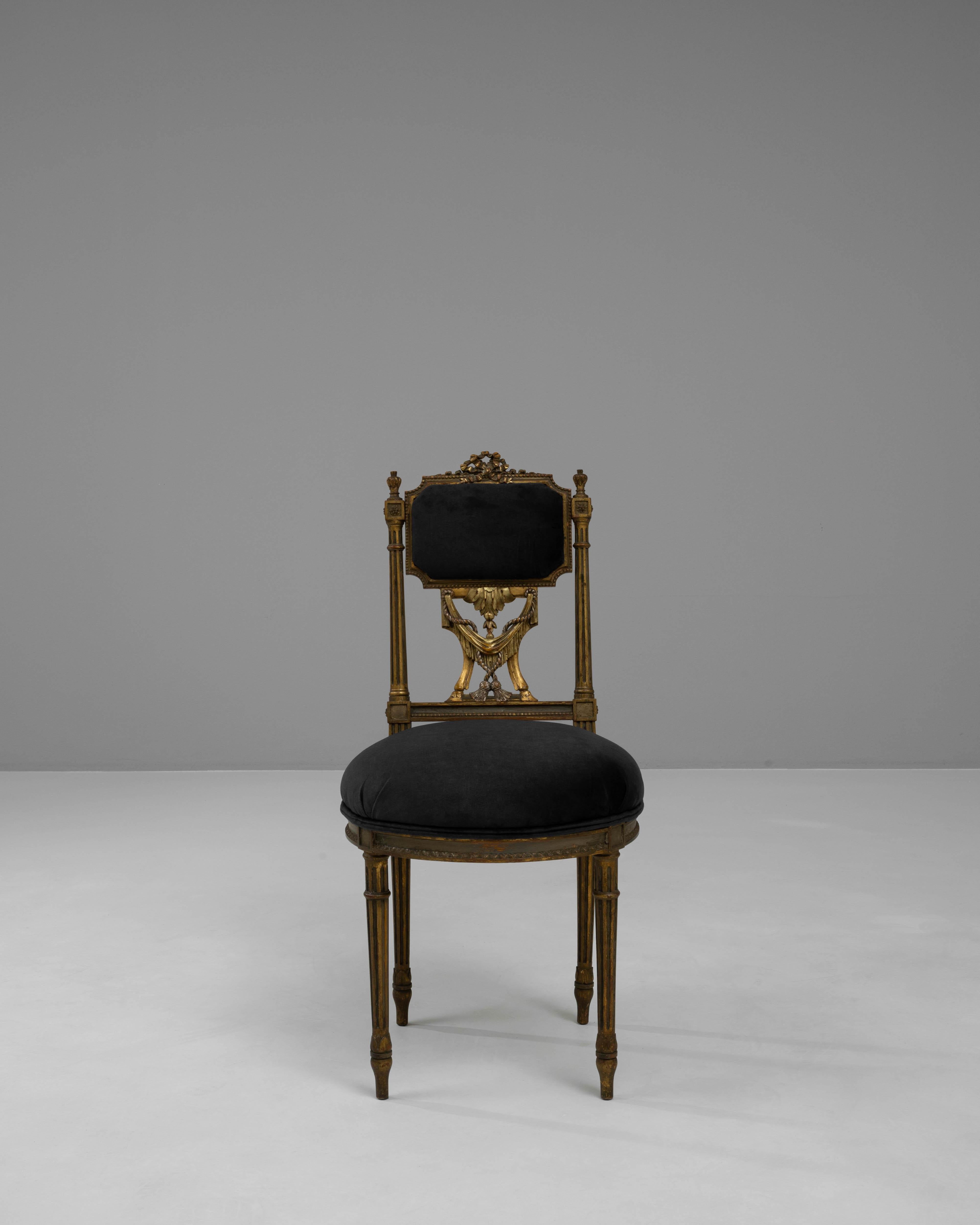 Français Chaise française du 19ème siècle avec assise tapissée en vente