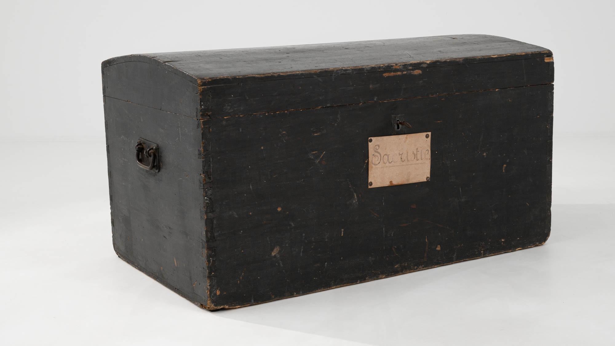 19th Century French Wooden Chest For Sale 5