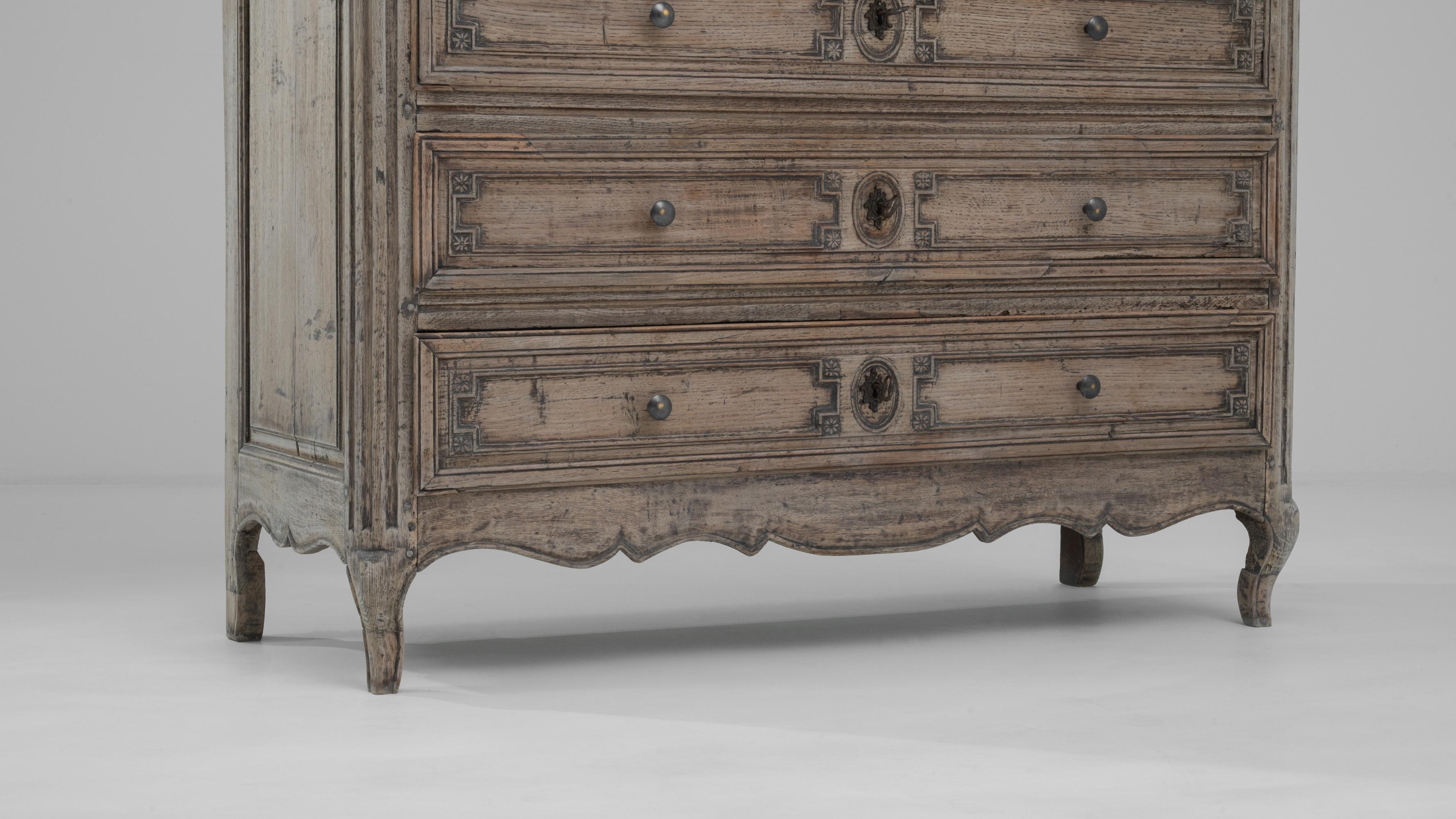 19th Century French Wooden Chest of Drawers For Sale 4