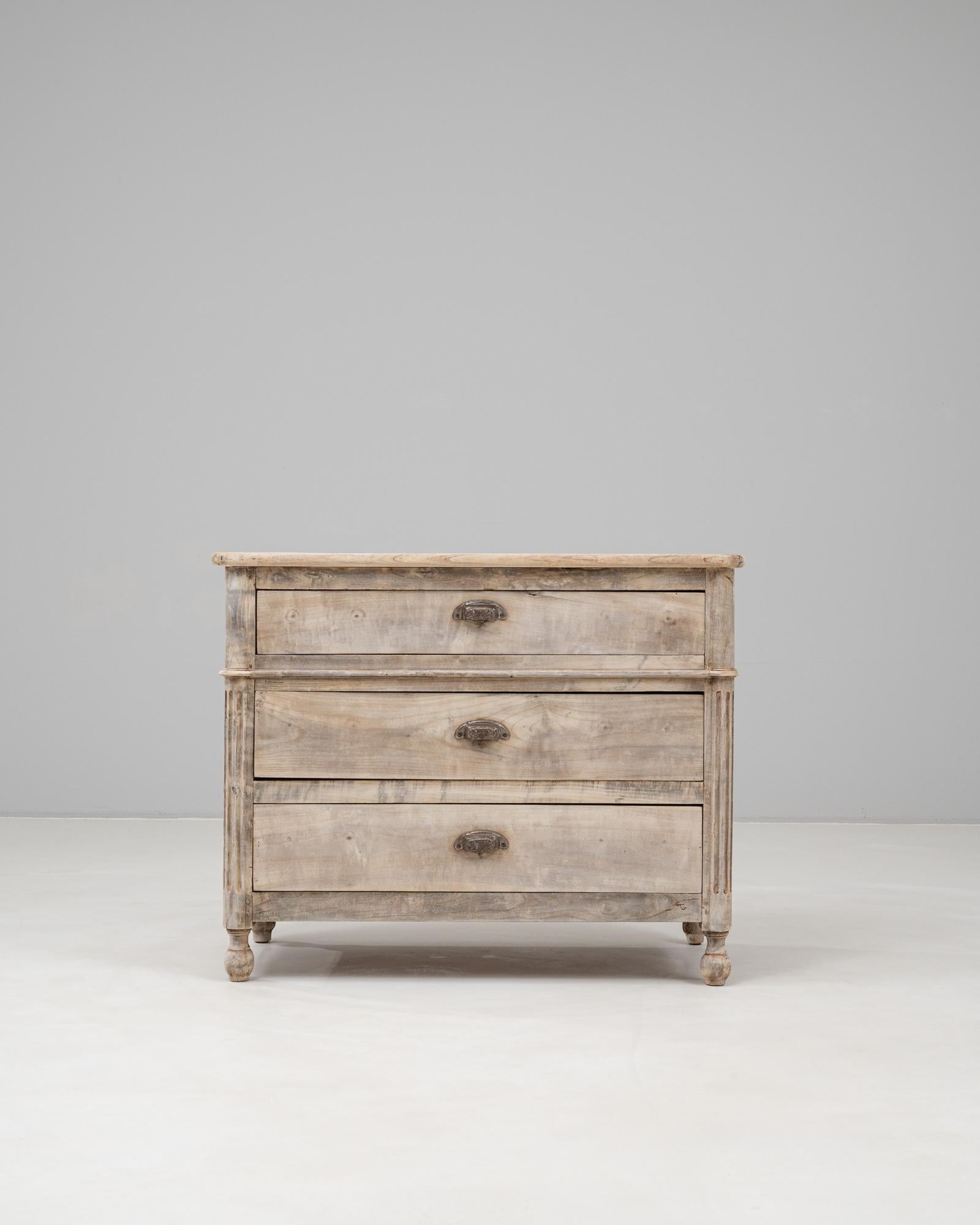 Français Commode en bois française du 19ème siècle en vente