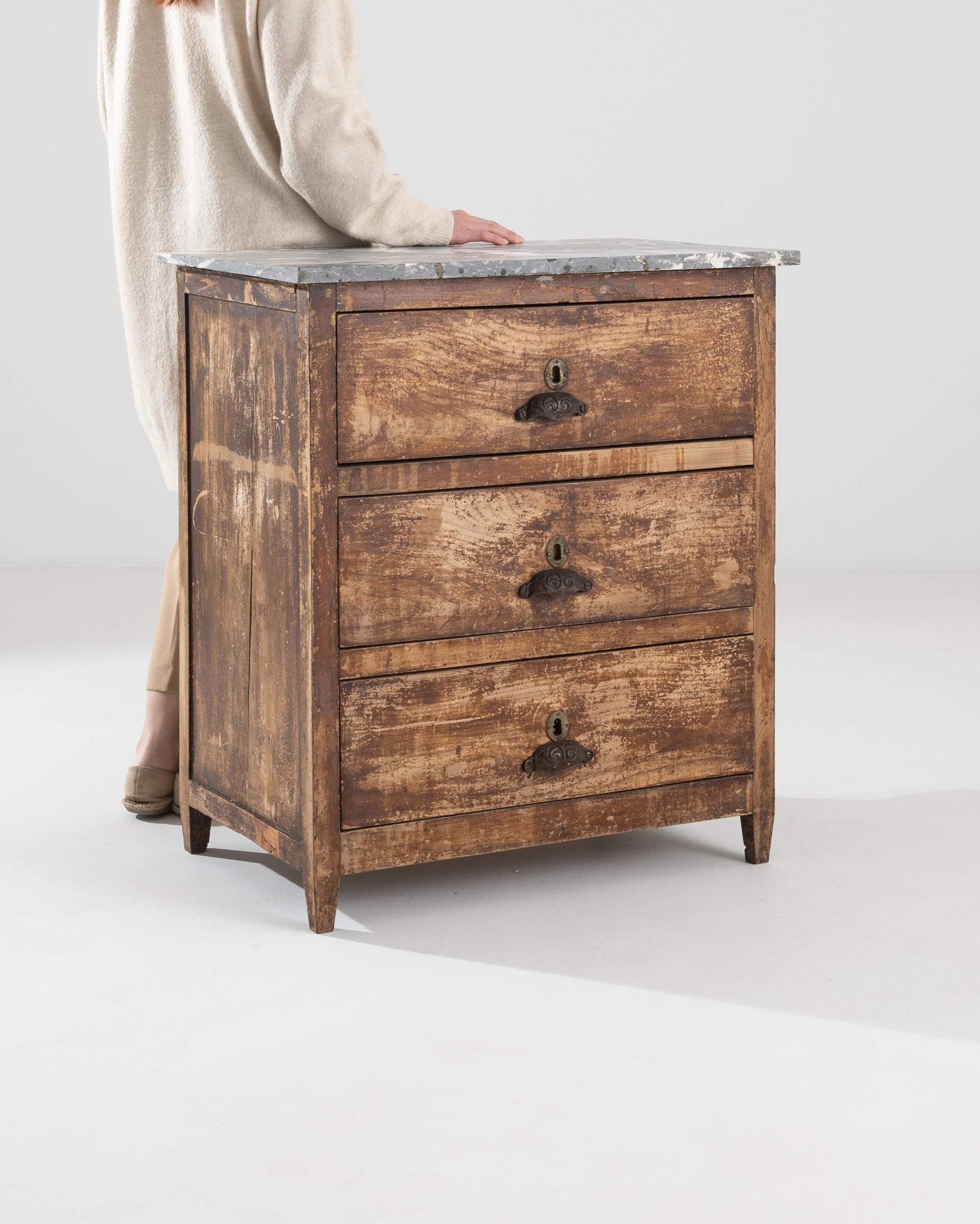 19th Century French Wooden Chest of Drawers For Sale 1