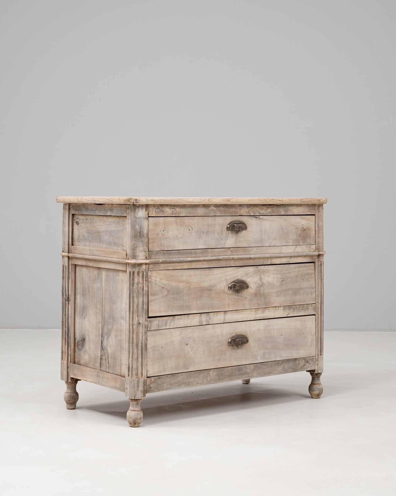 Commode en bois française du 19ème siècle en vente 2