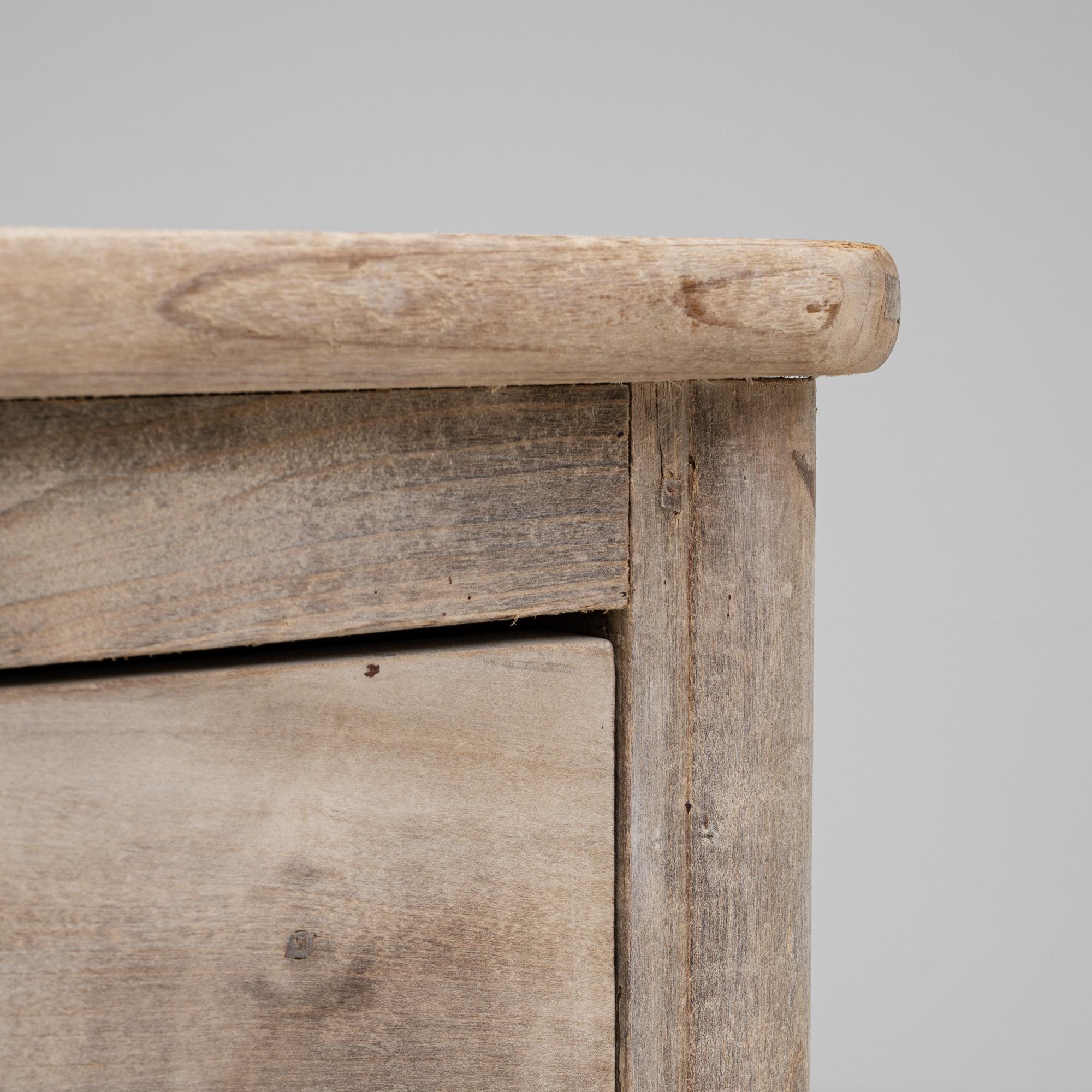 Commode en bois française du 19ème siècle en vente 3