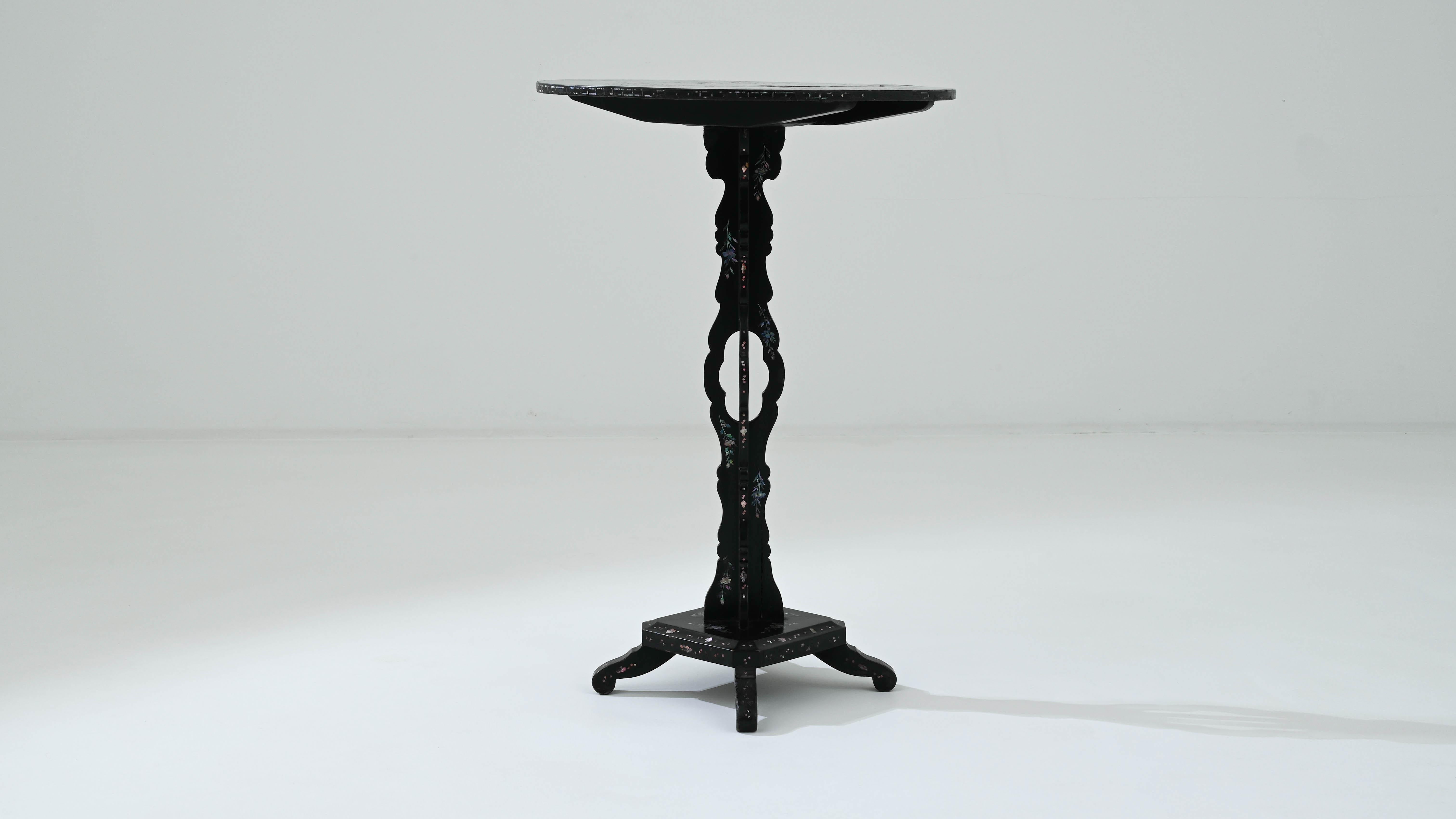 19th Century French Wooden Chinoiserie Table For Sale 3
