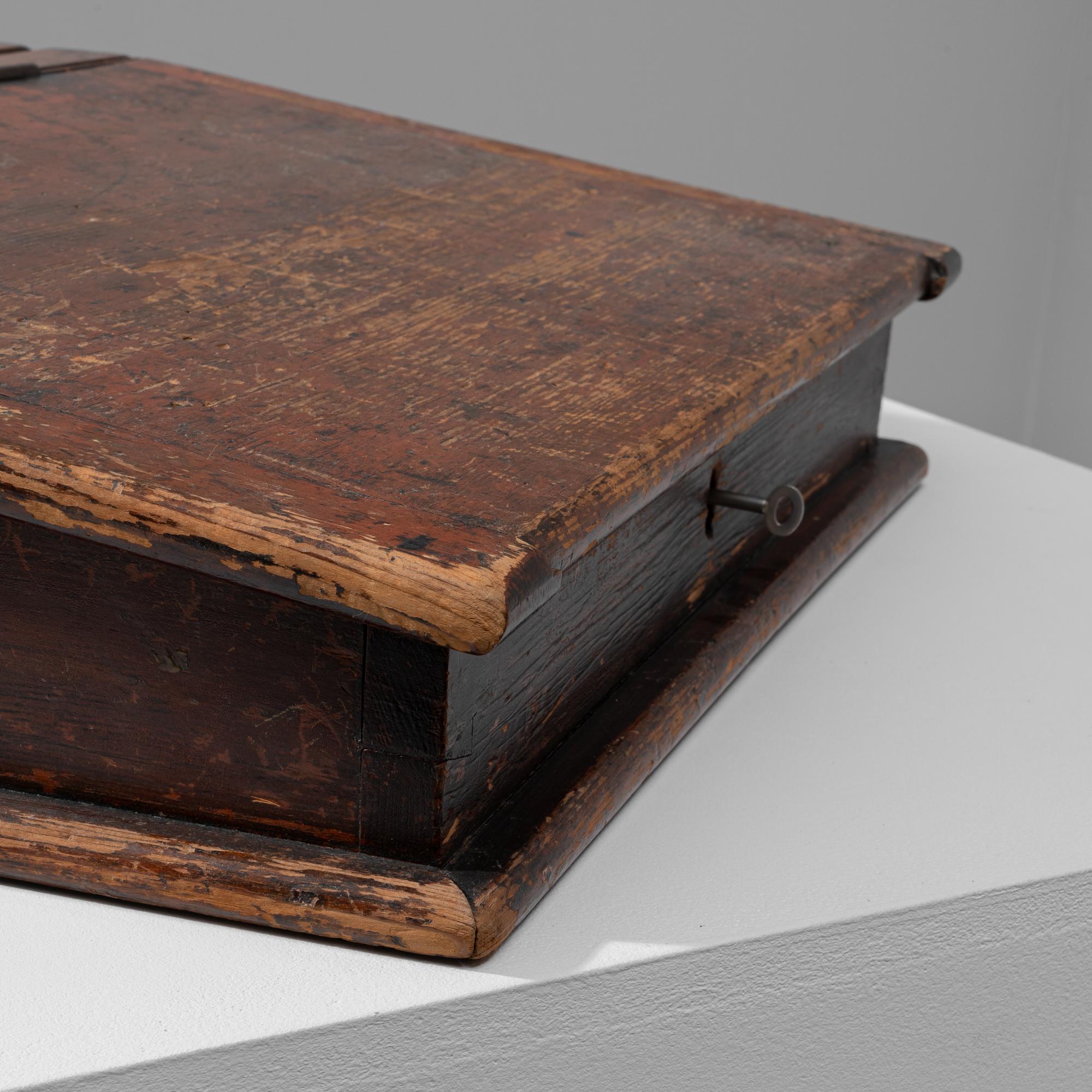 19th Century French Wooden Desk Organizer For Sale 10