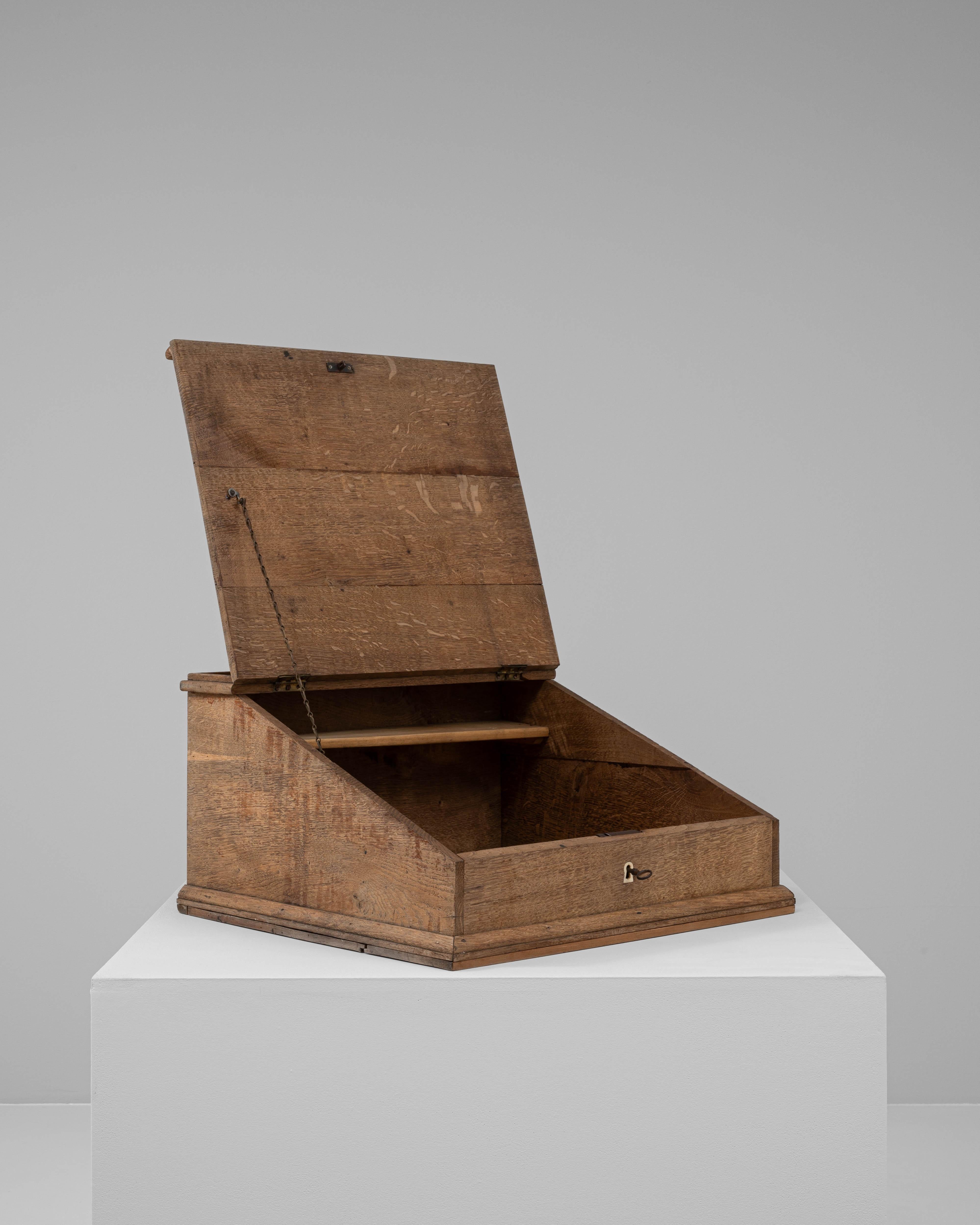19th Century French Wooden Desk Organizer (Holz) im Angebot