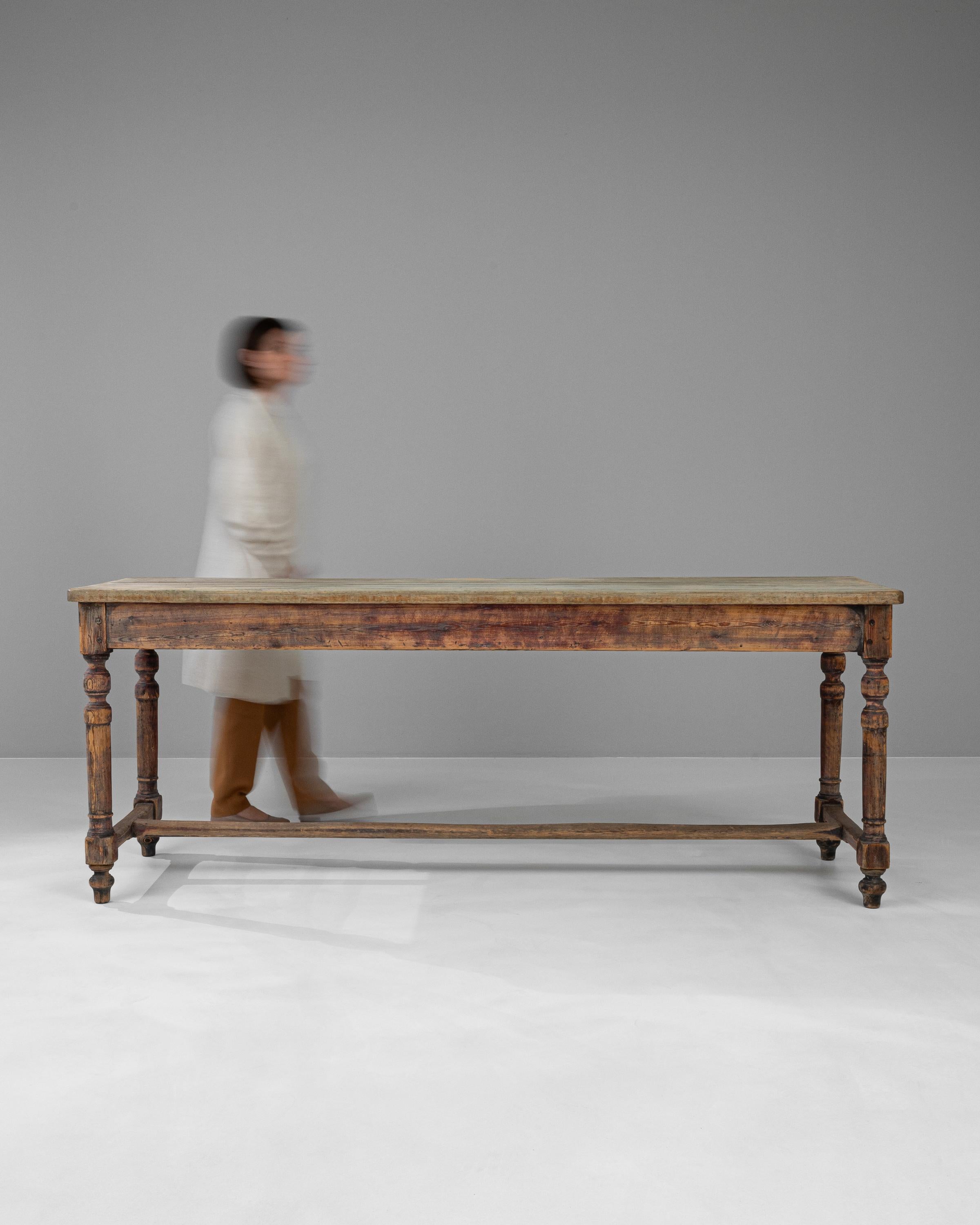 Français Table de salle à manger en bois du 19e siècle en vente