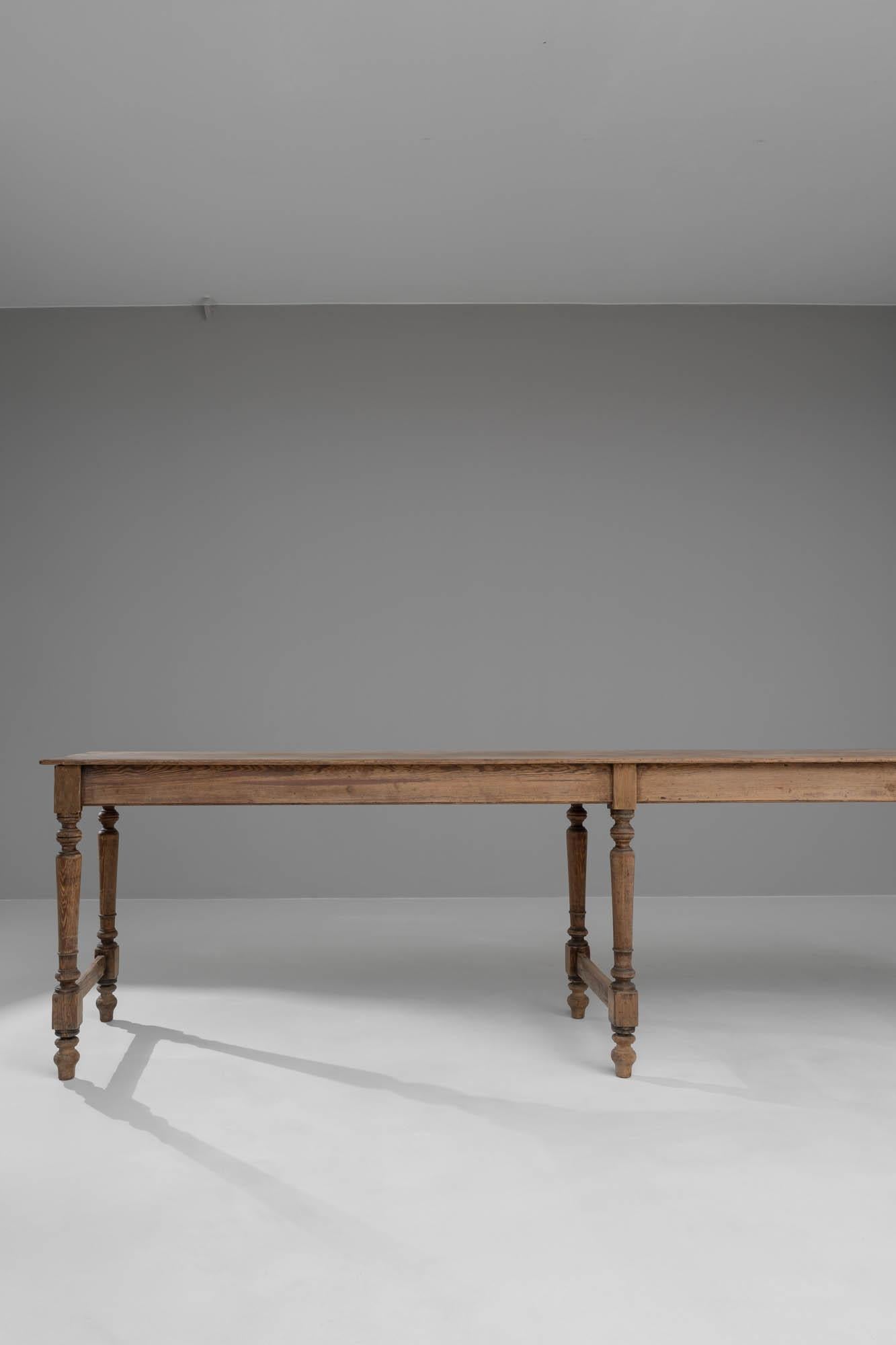 19th Century French Wooden Dining Table For Sale 2
