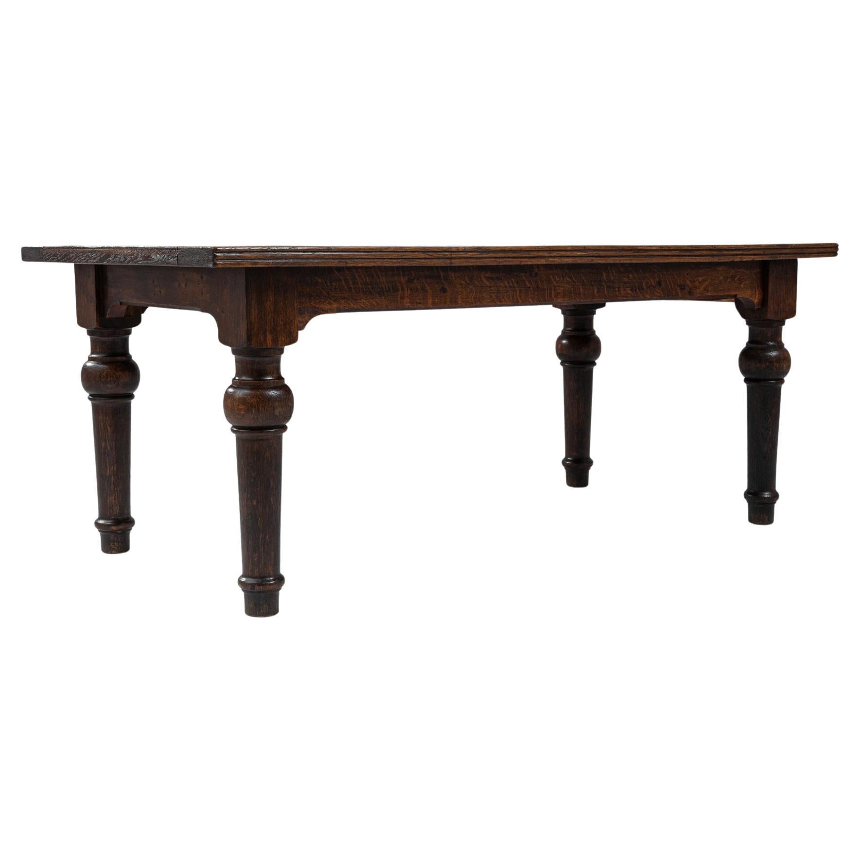 Table de salle à manger en bois du 19e siècle
