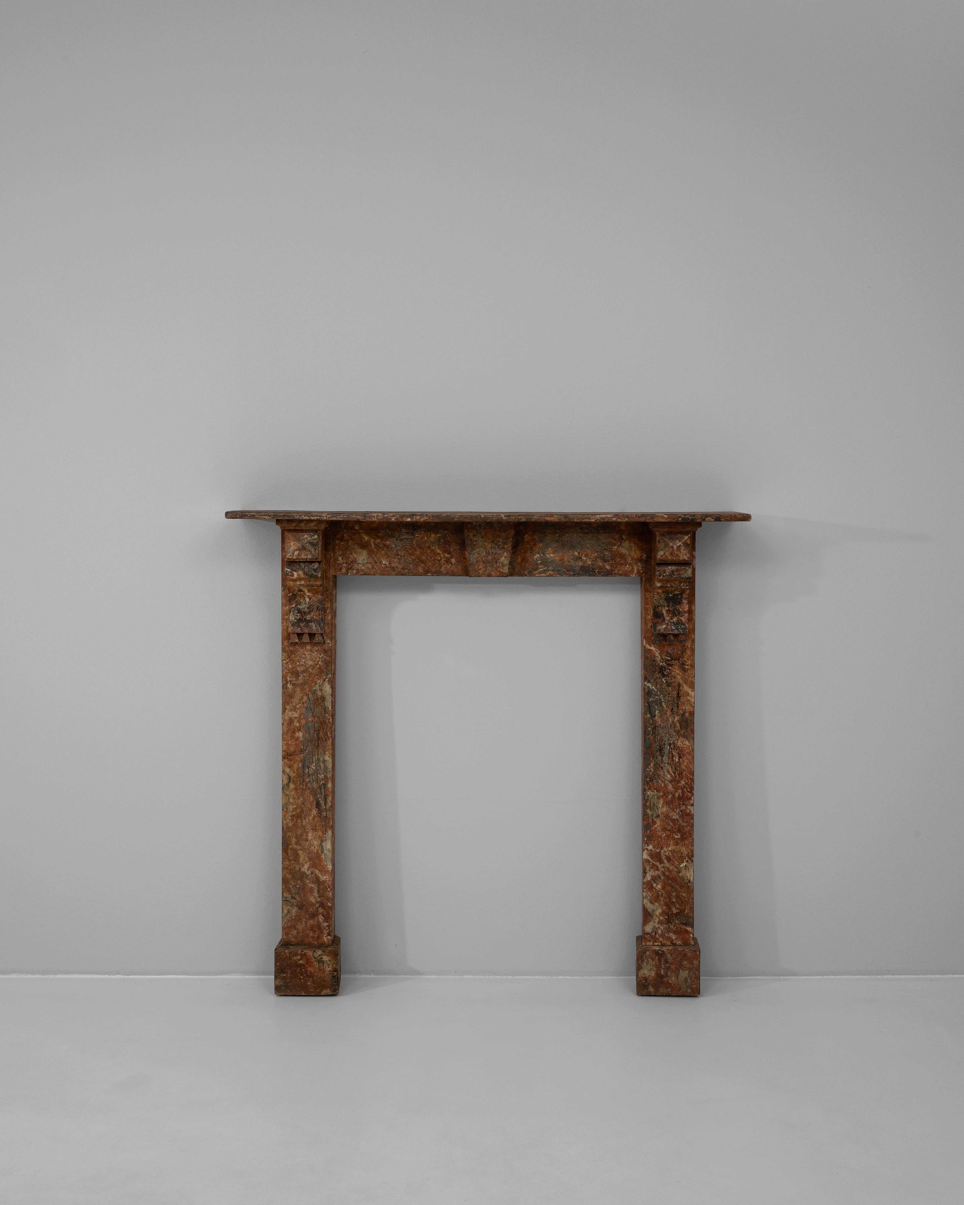Französischer Holzkamin aus dem 19. im Zustand „Gut“ im Angebot in High Point, NC