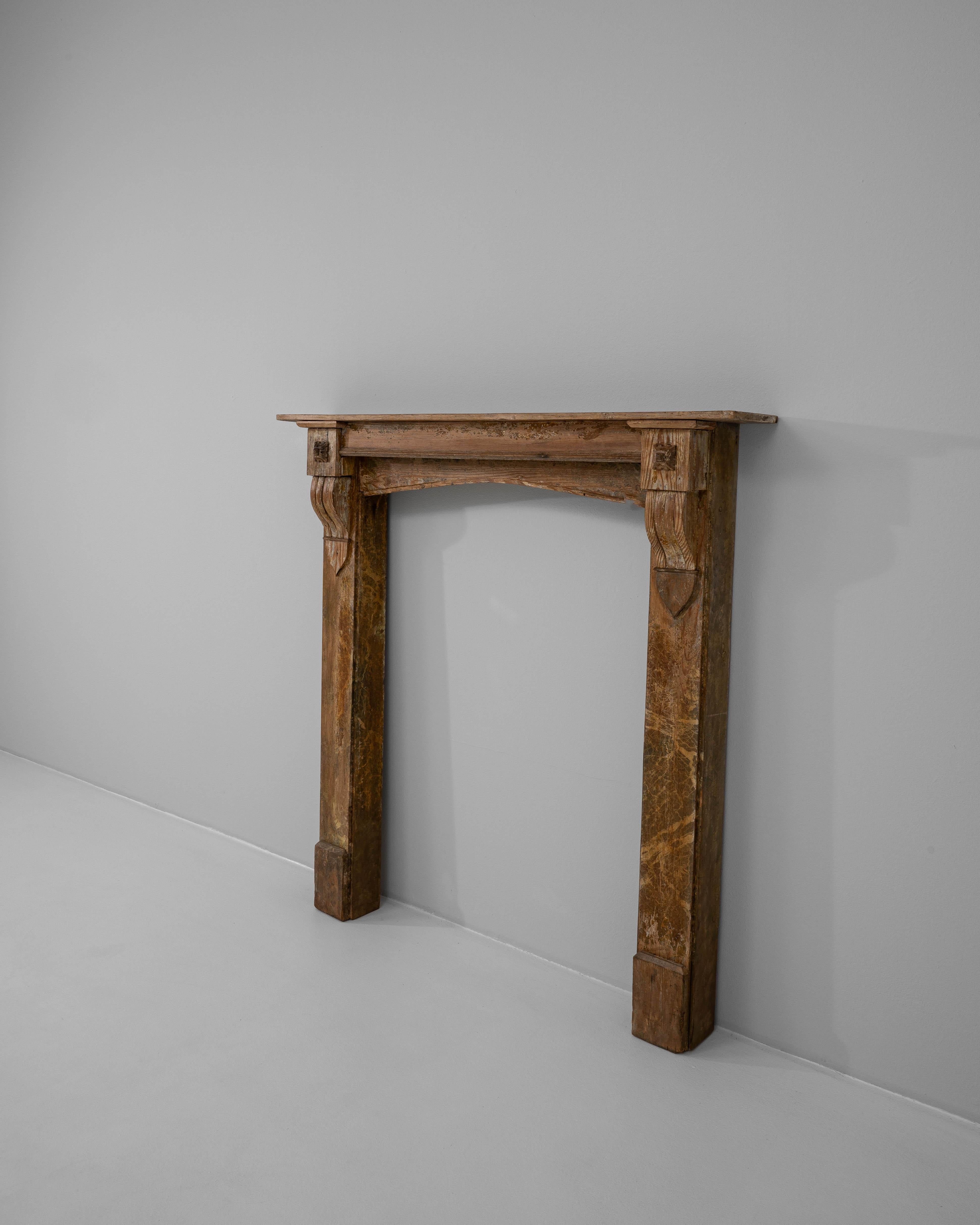Französischer Holzkamin aus dem 19. im Angebot 3