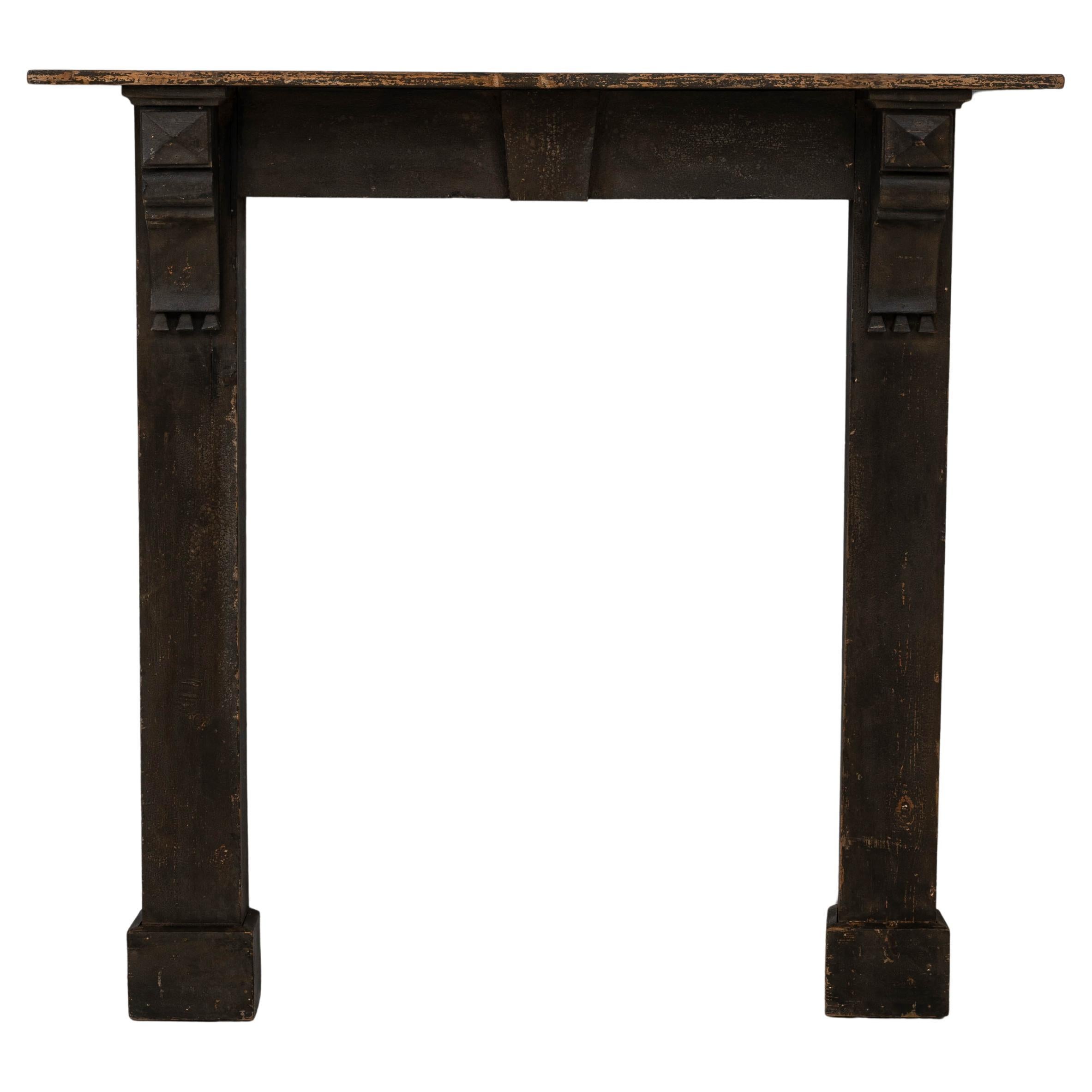 Französischer Holzkamin aus dem 19.