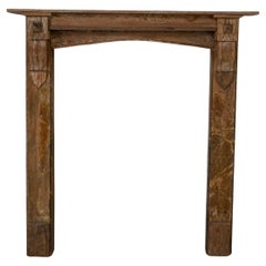 Französischer Holzkamin aus dem 19.